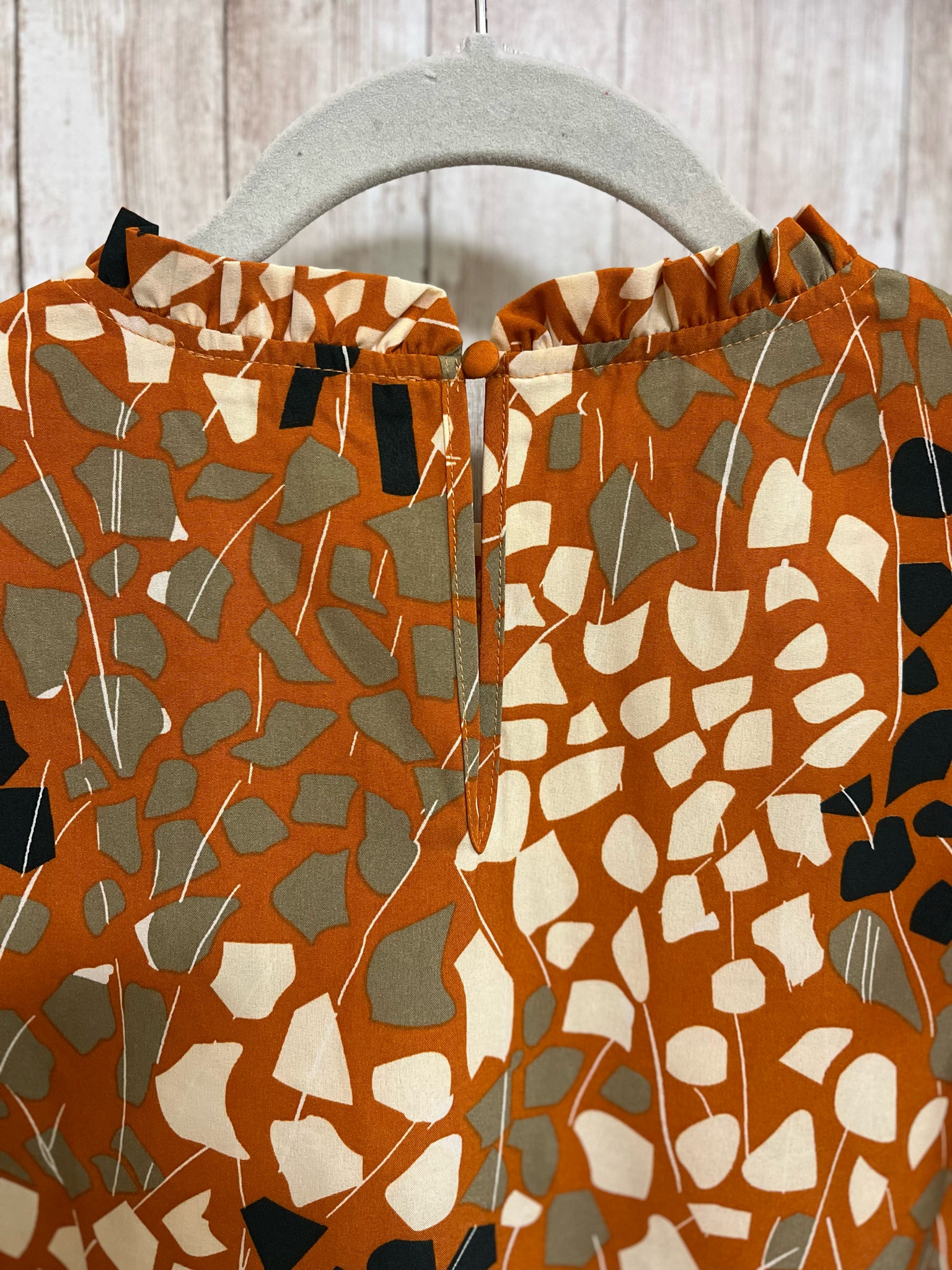 THML Size M ORANGE AND CREAM PRINT Top