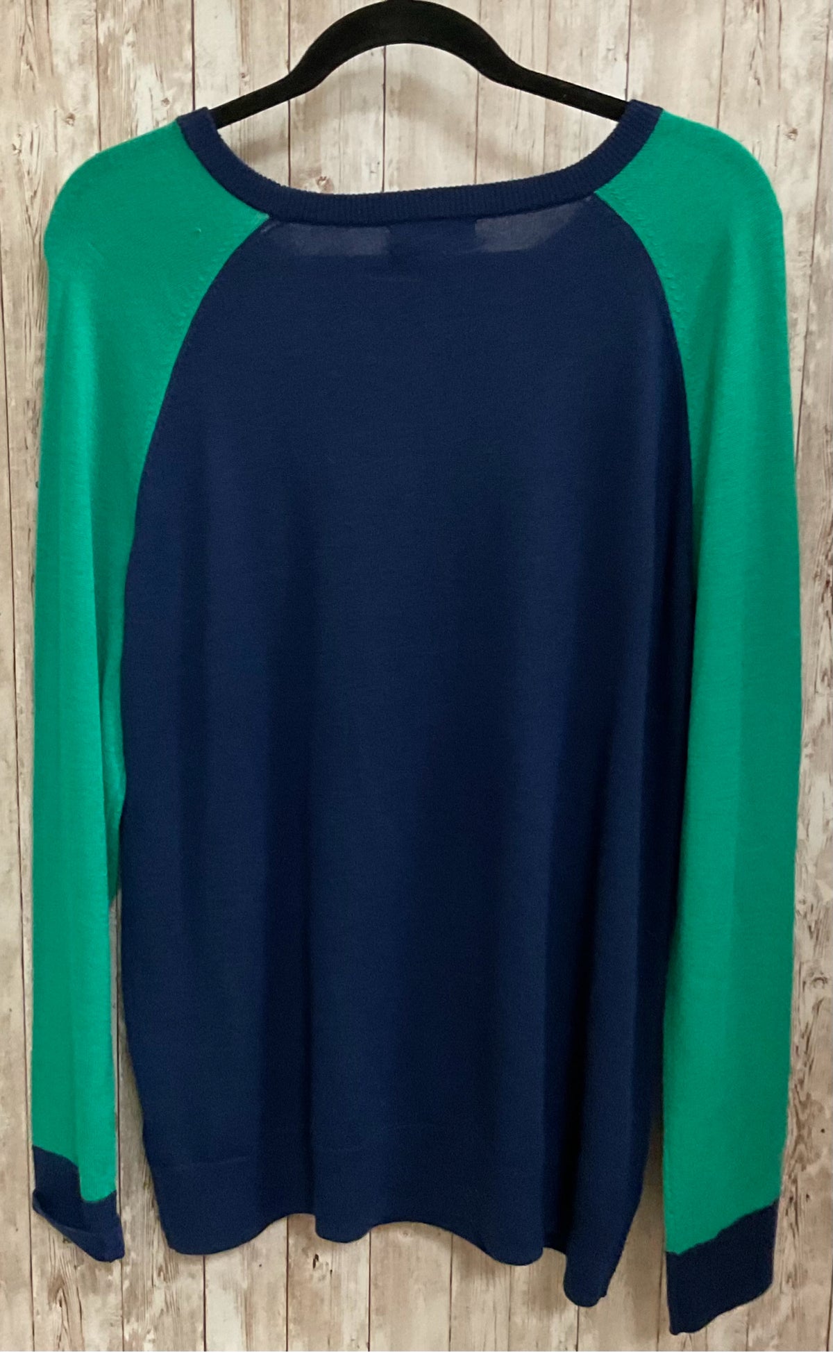 Size XL VINEYARD VINES NAVY AND GREEN Sweater