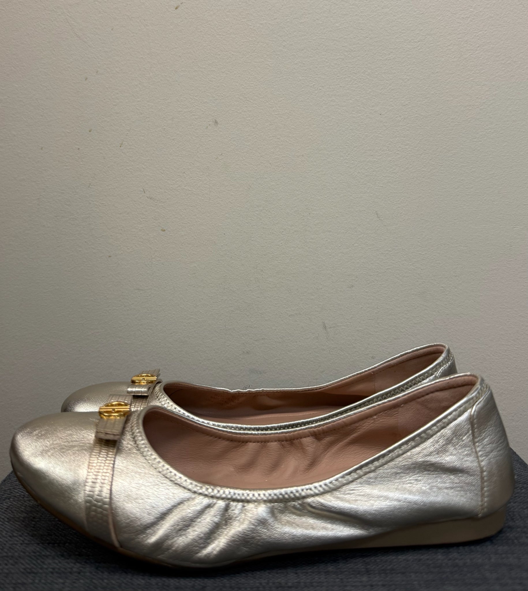 9.5 COLE HAAN Gold SHOES