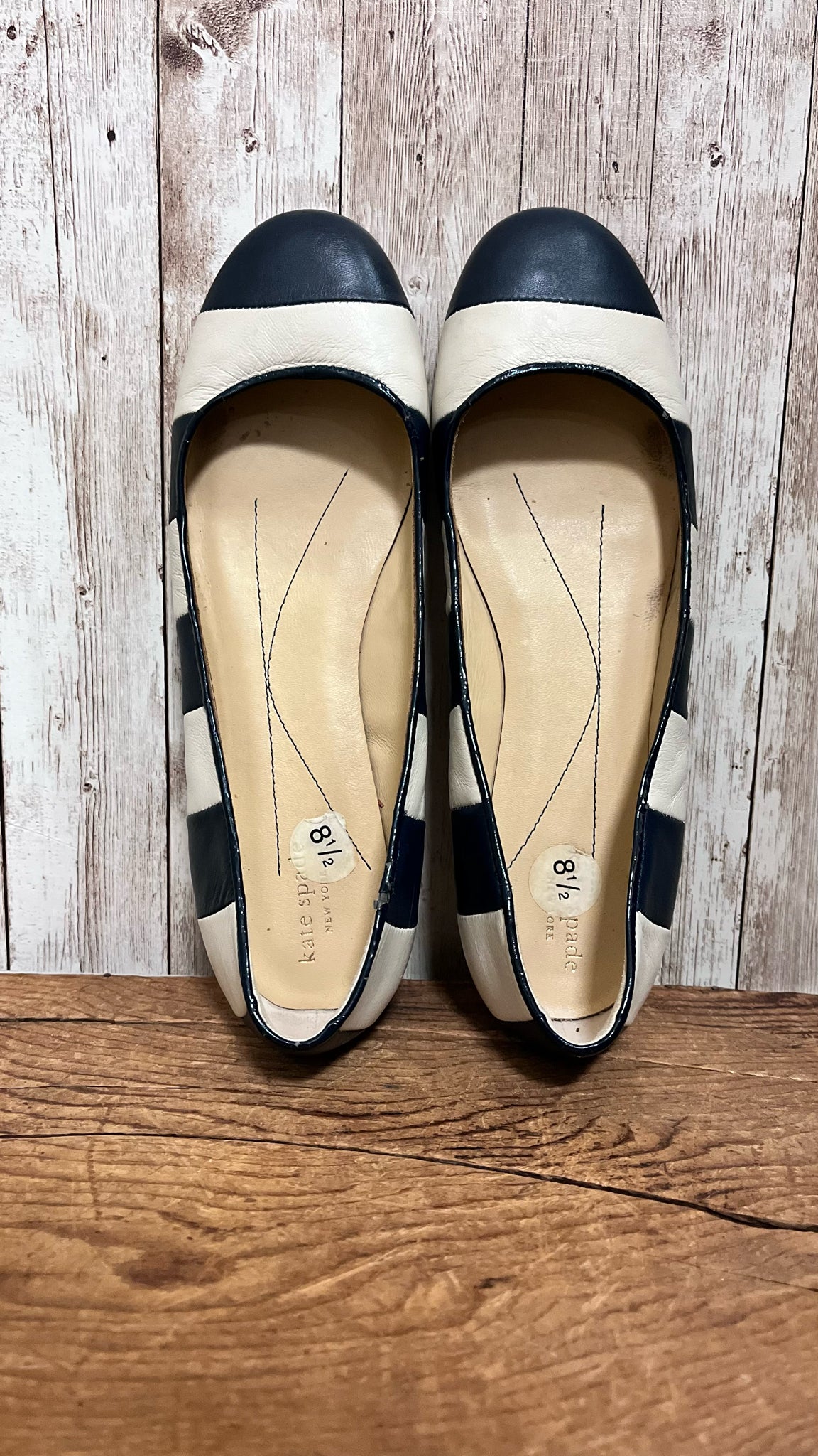 KATE SPADE 8.5 CREAM AND NAVY SHOES