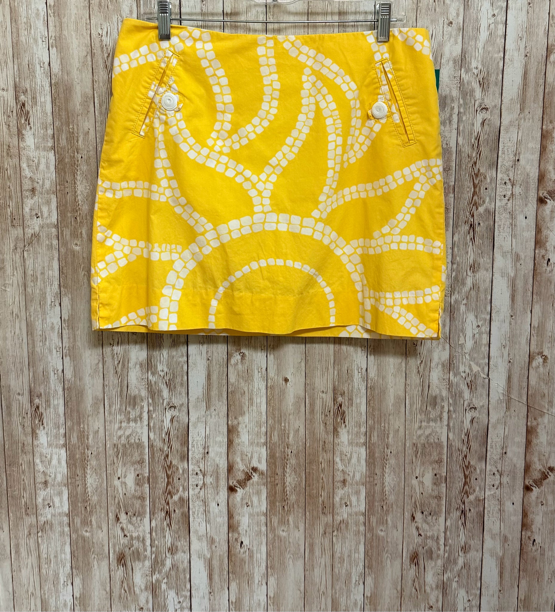 LILLY PULITZER Size 8 YELLOW AND WHITE skort