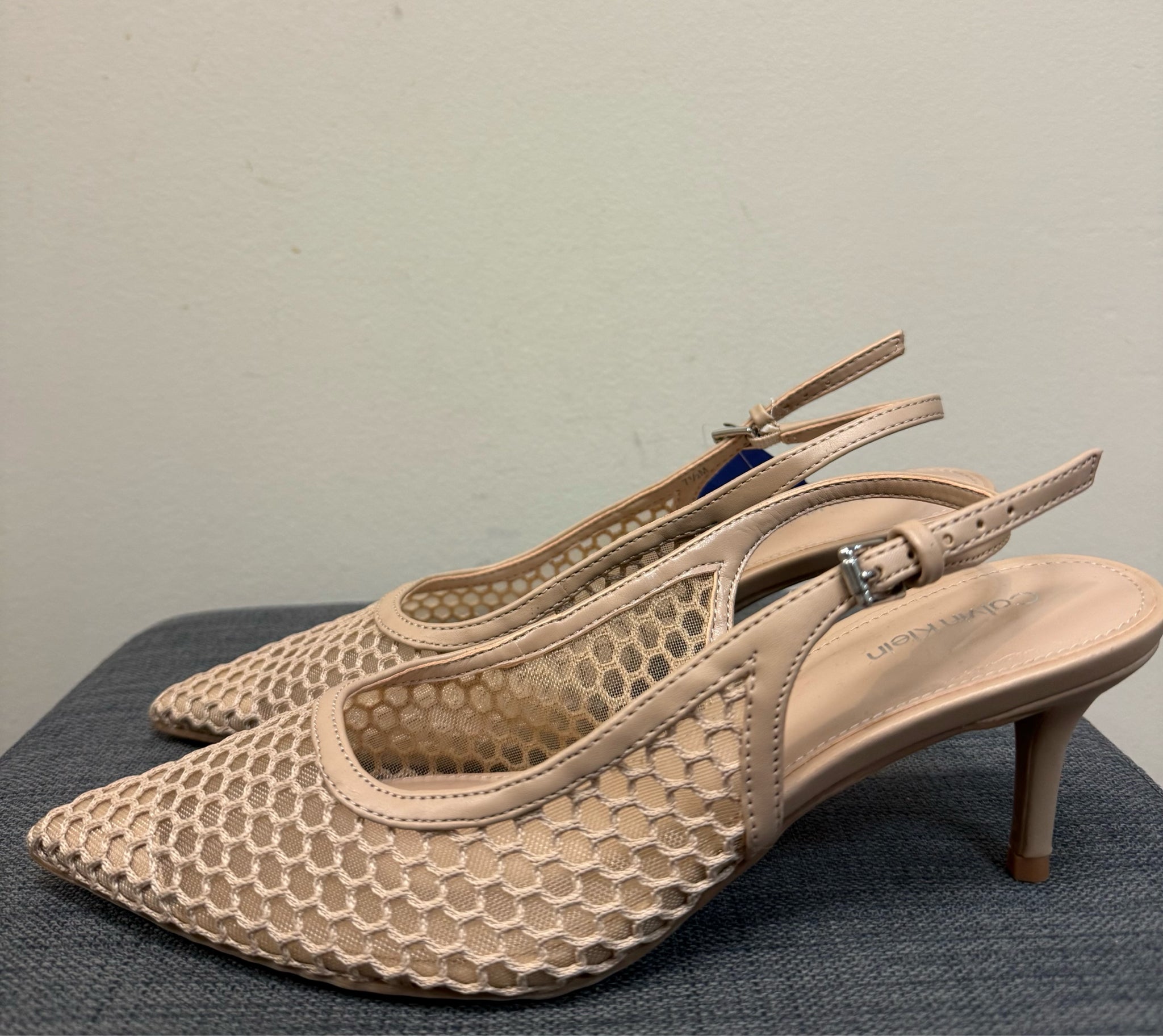 7.5 CALVIN KLEIN Tan SHOES