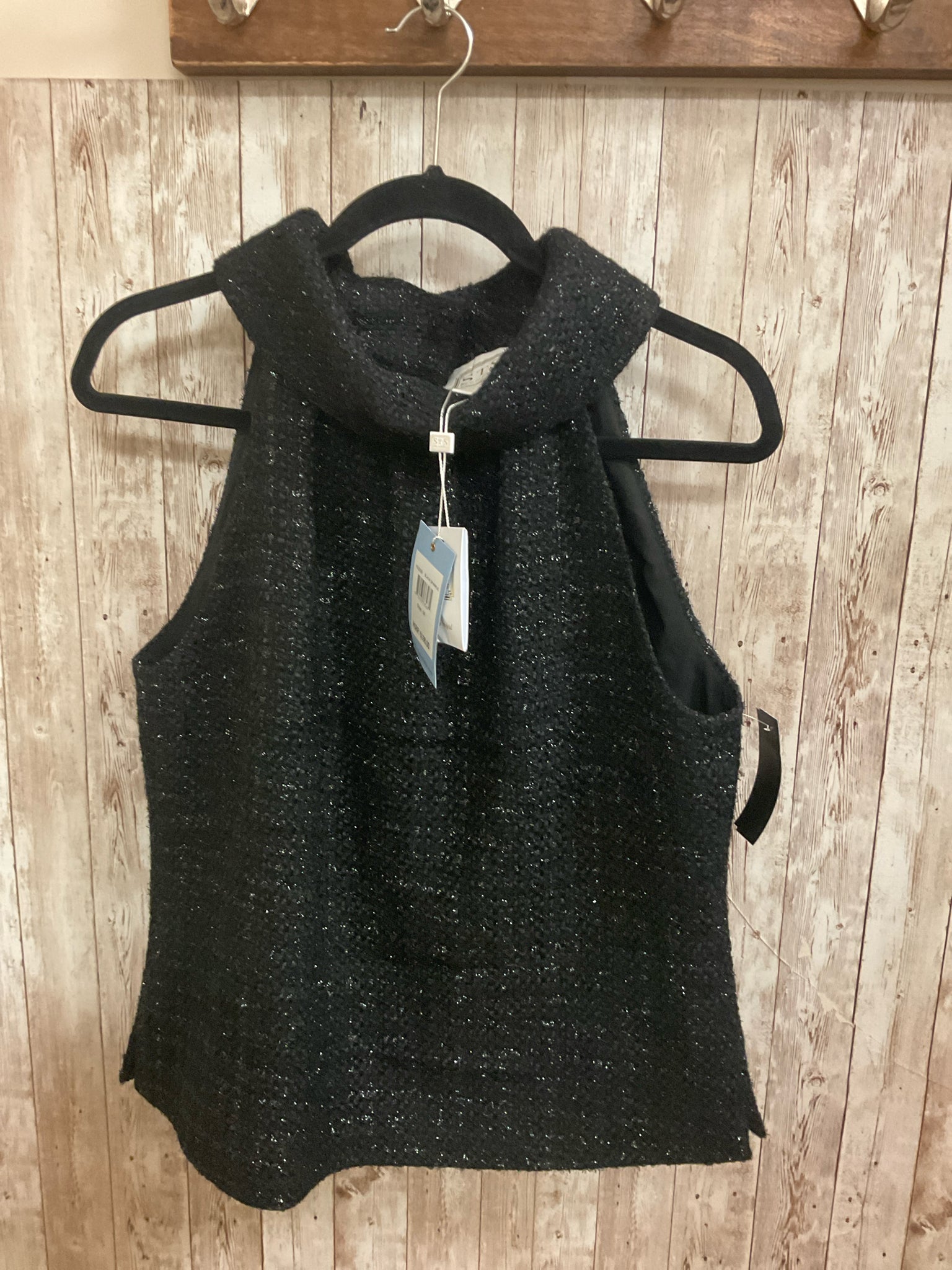 Size M STS Black Top