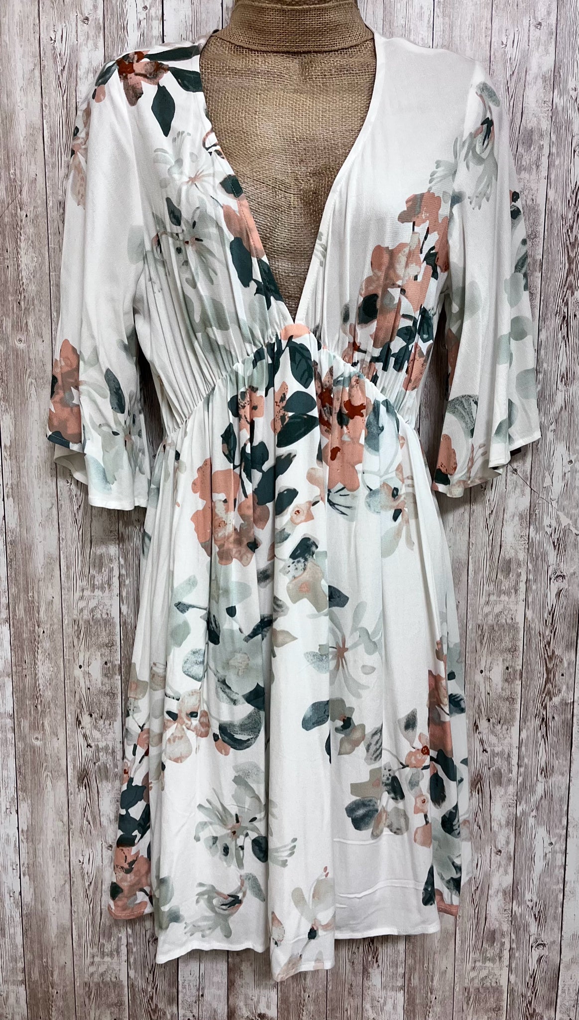 Size M LOVESTITCH WHITE FLORAL Dress