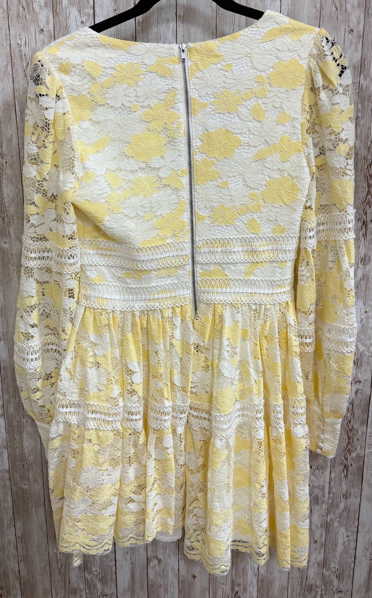 Size S BARDOT YELLOW AND WHITE FLORAL Dress