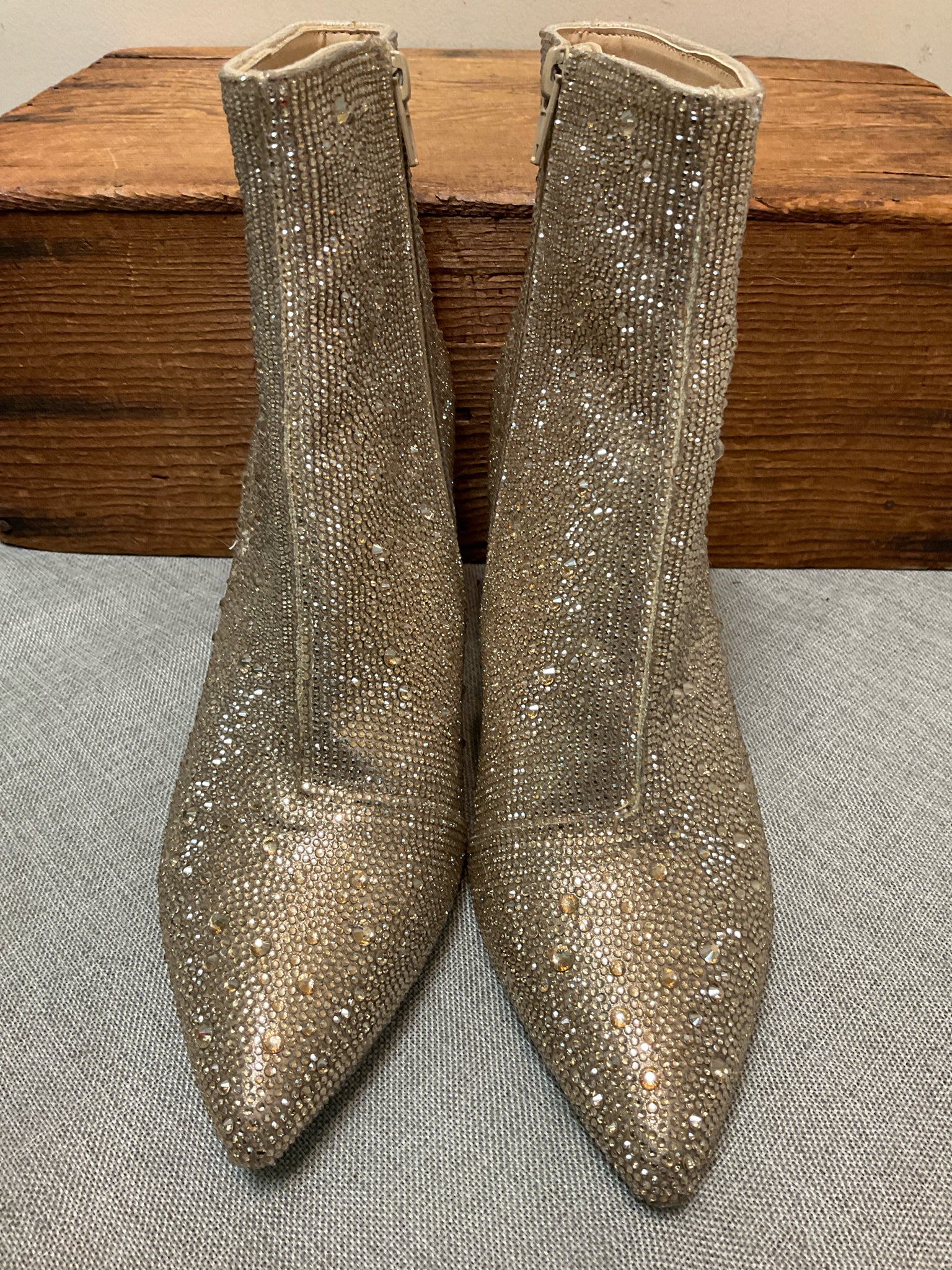 9 BETSEY JOHNSON SEQUINS Boots