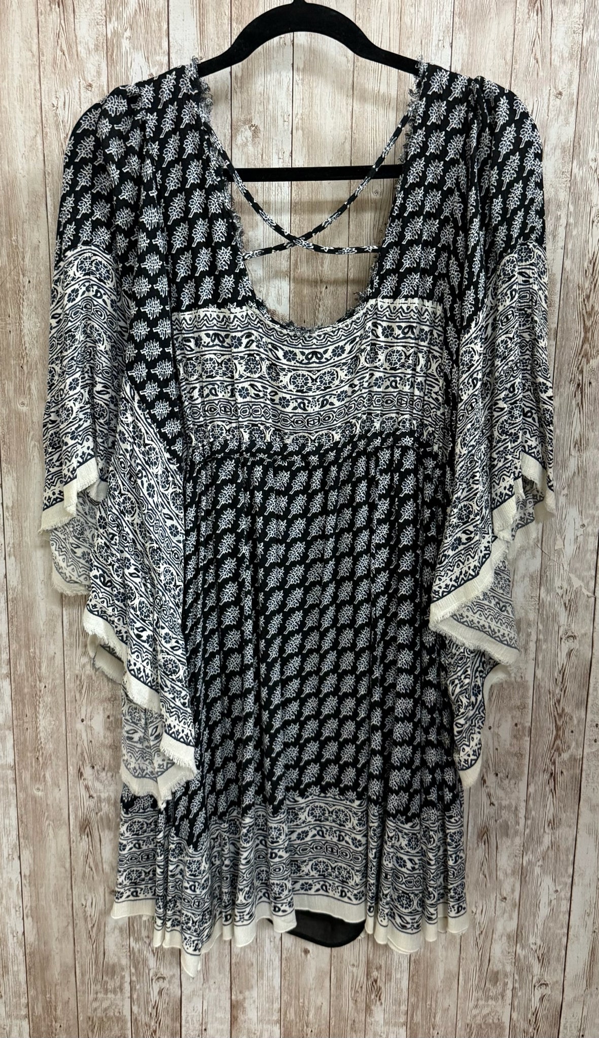 FREE PEOPLE BLACK AND BEIGE Women Size M Tunic