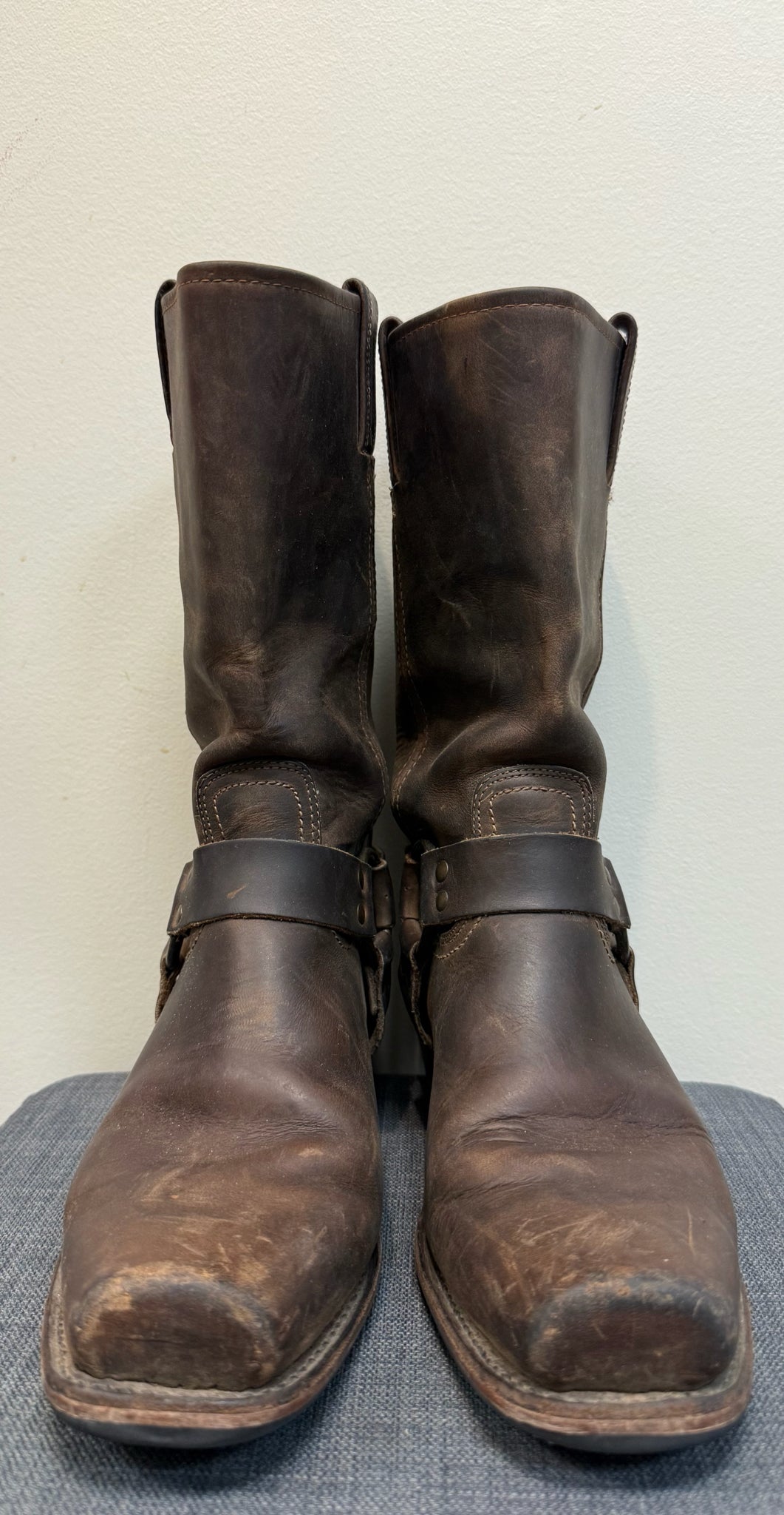 FRYE 11 BROWN LEATHER Boots