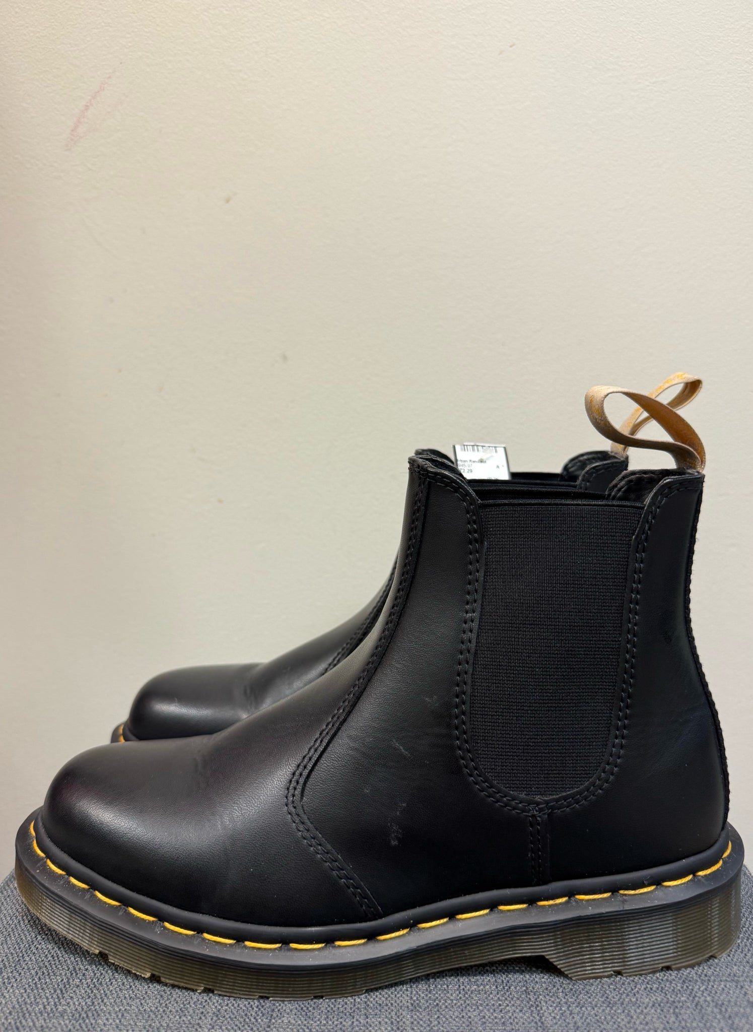 DR MARTENS 10 Black Boots
