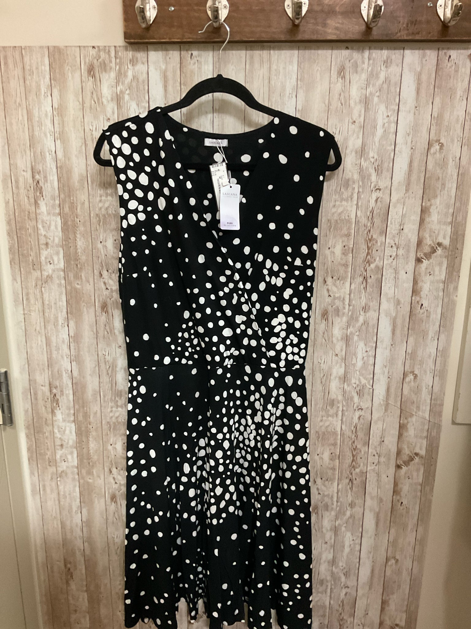 Size M LASCANA BLACK AND WHITE Dress