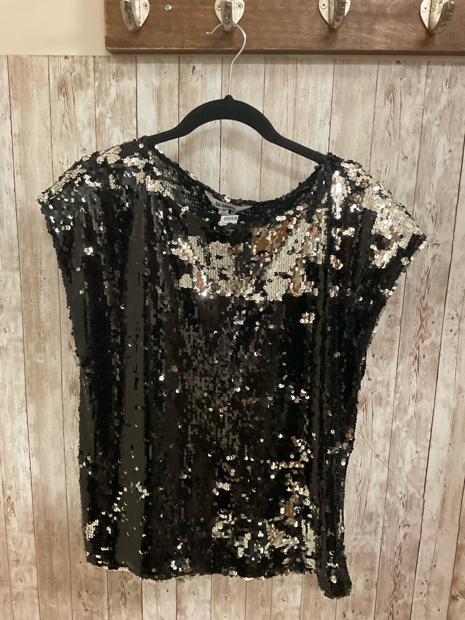 Size M BB DAKOTA Black Top