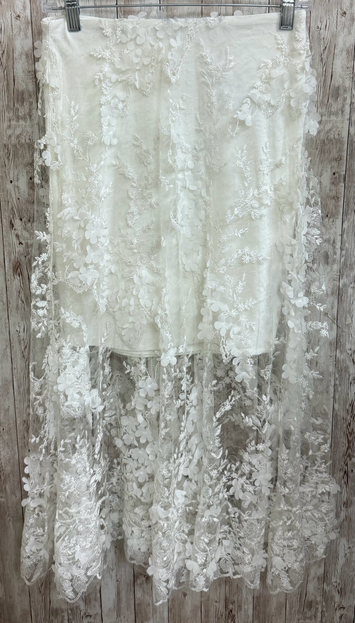 Size S DRESS THE POPULATION White Skirt