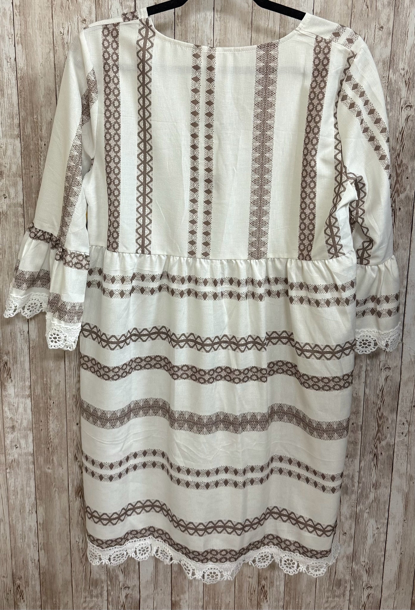 Size L MOMENTS WHITE AND BROWN Dress