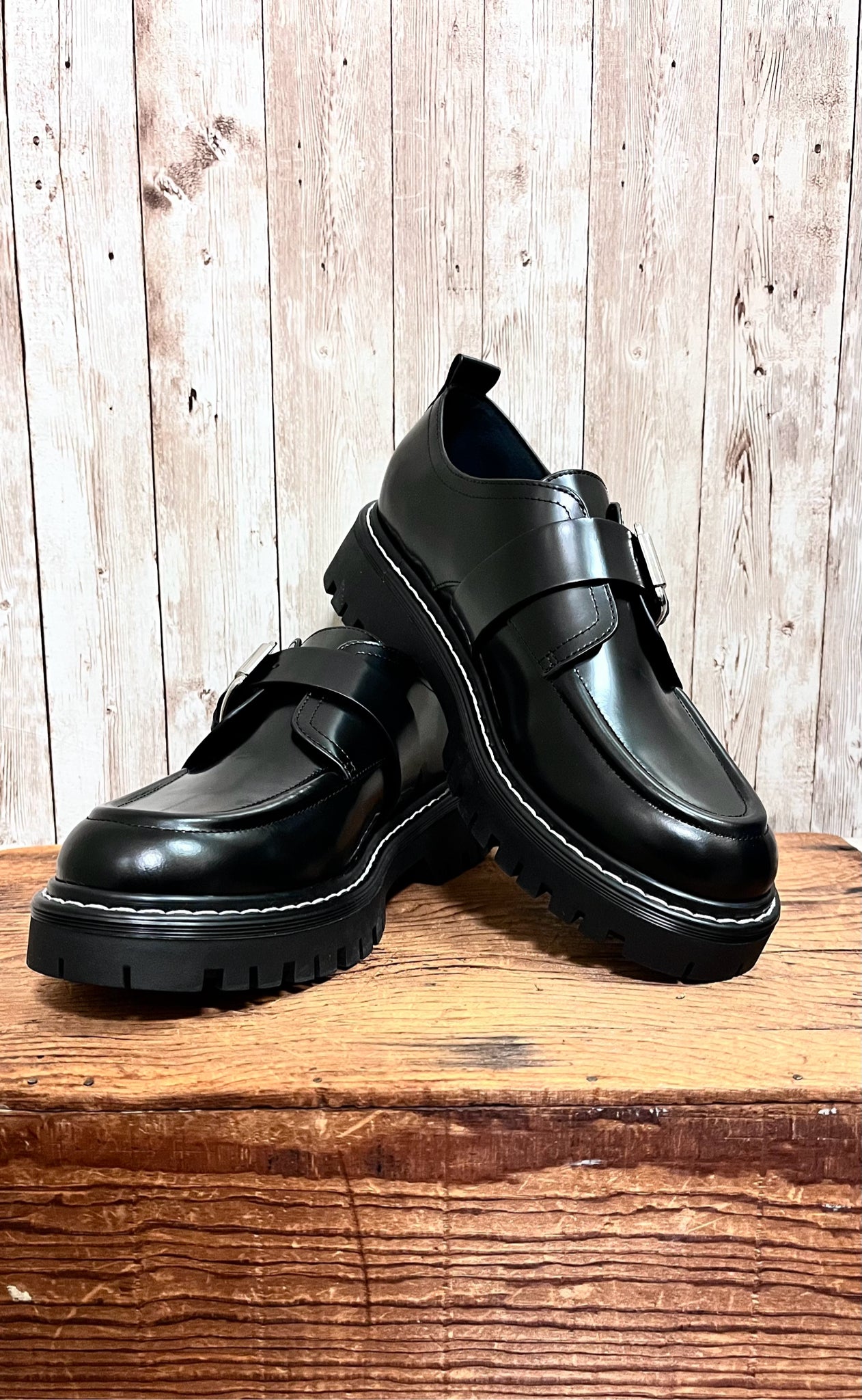 8.5 MARC FISHER Black SHOES