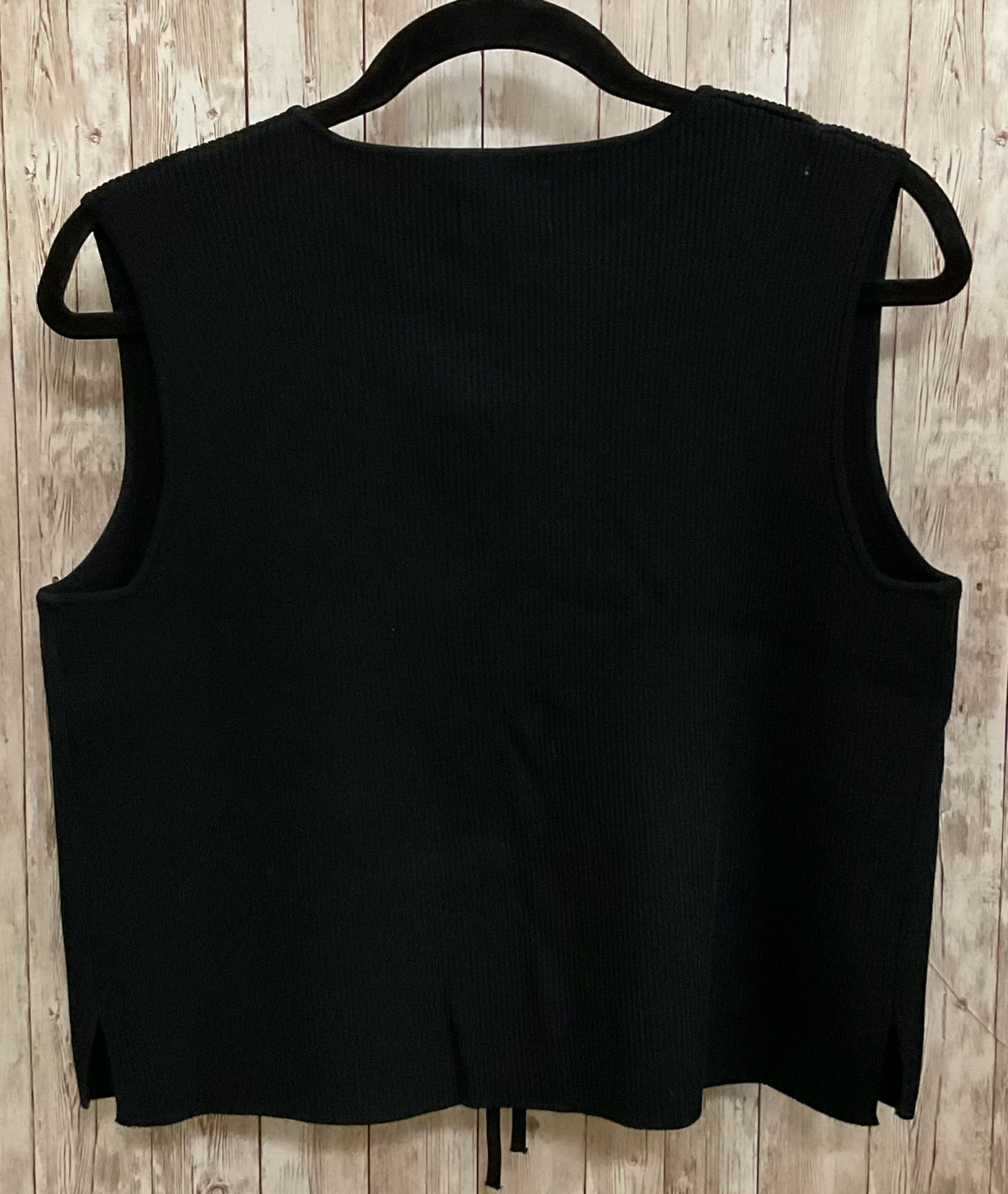 Size M FUTURE COLLECTIVE Black Top