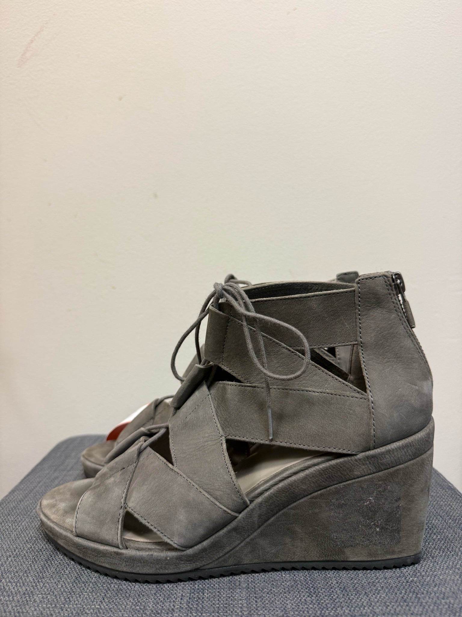 7 EILEEN FISHER Gray SHOES
