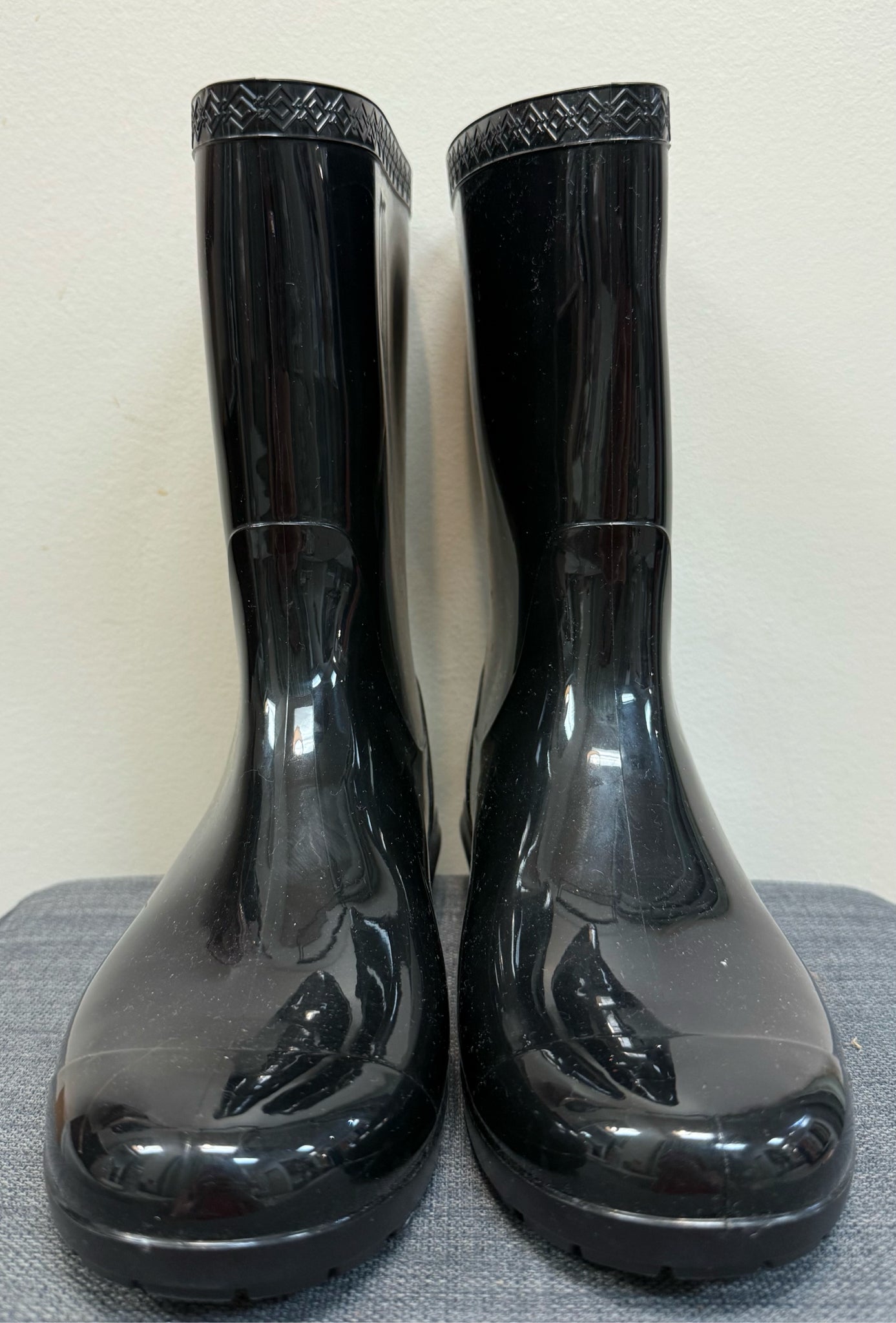 7.5 UGG Black Boots