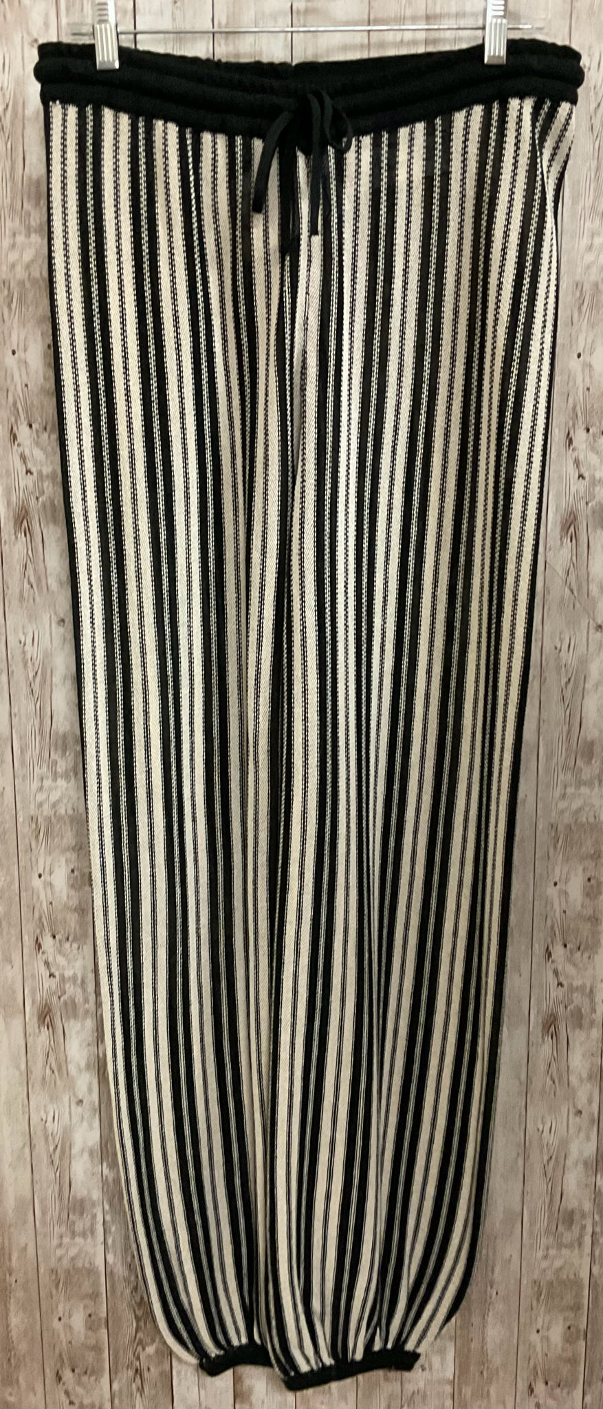 Size M ZARA BEIGE AND BLACK Pants