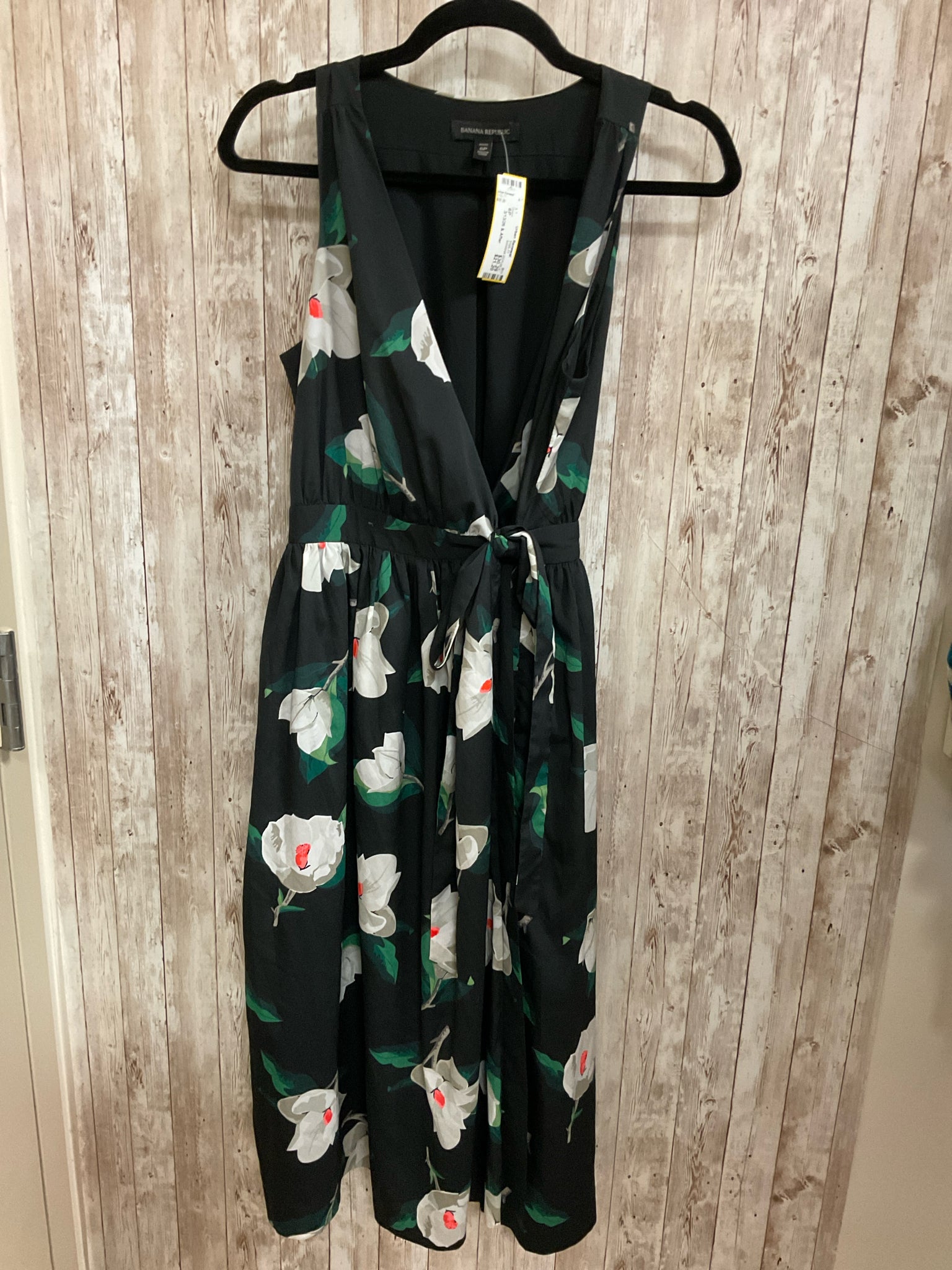 Size 6P BANANA REPUBLIC BLACK FLORAL Dress