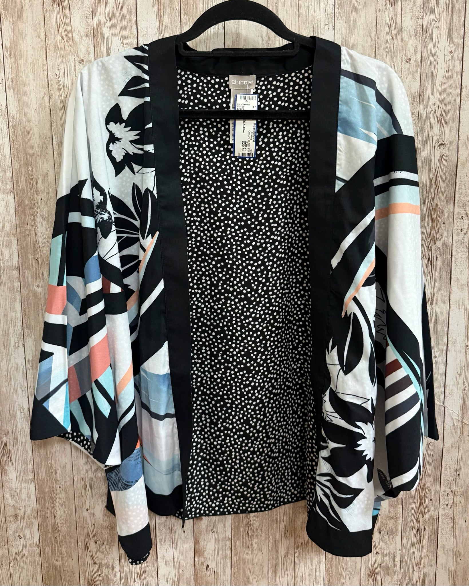 CHICO'S BLACK AND WHITE Wrap