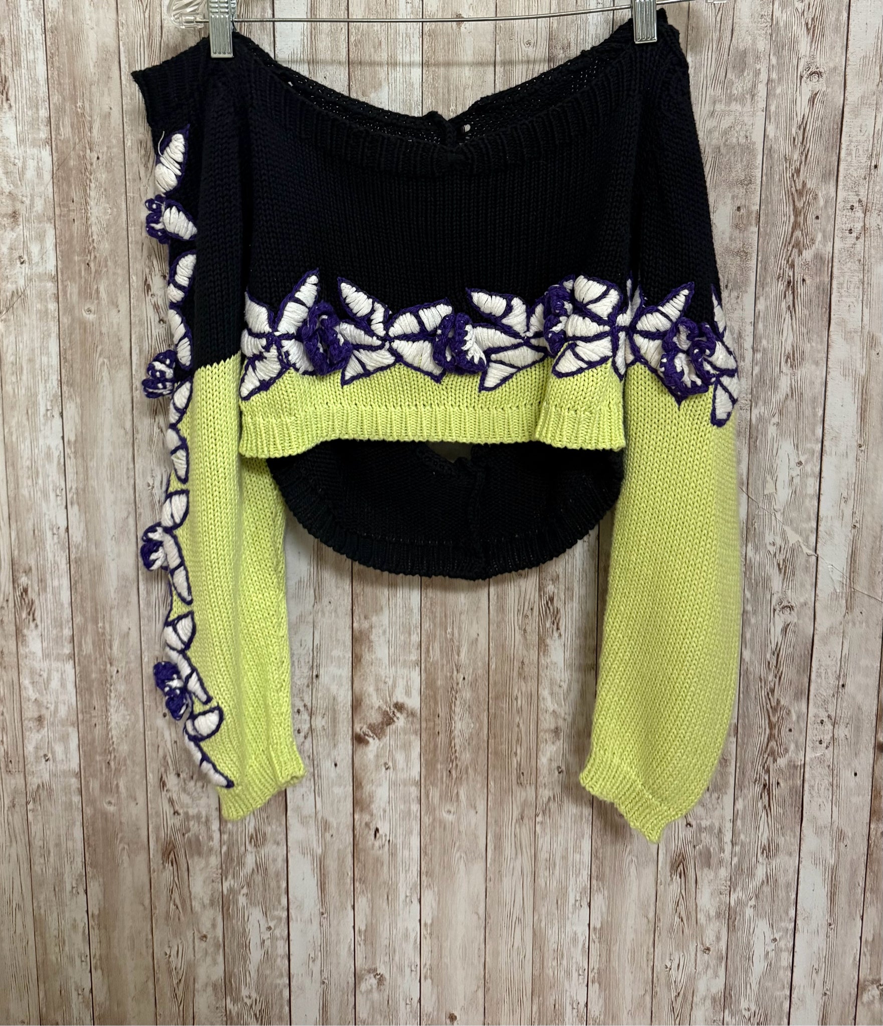 Size L MANDINGA BLACK AND LIME Top