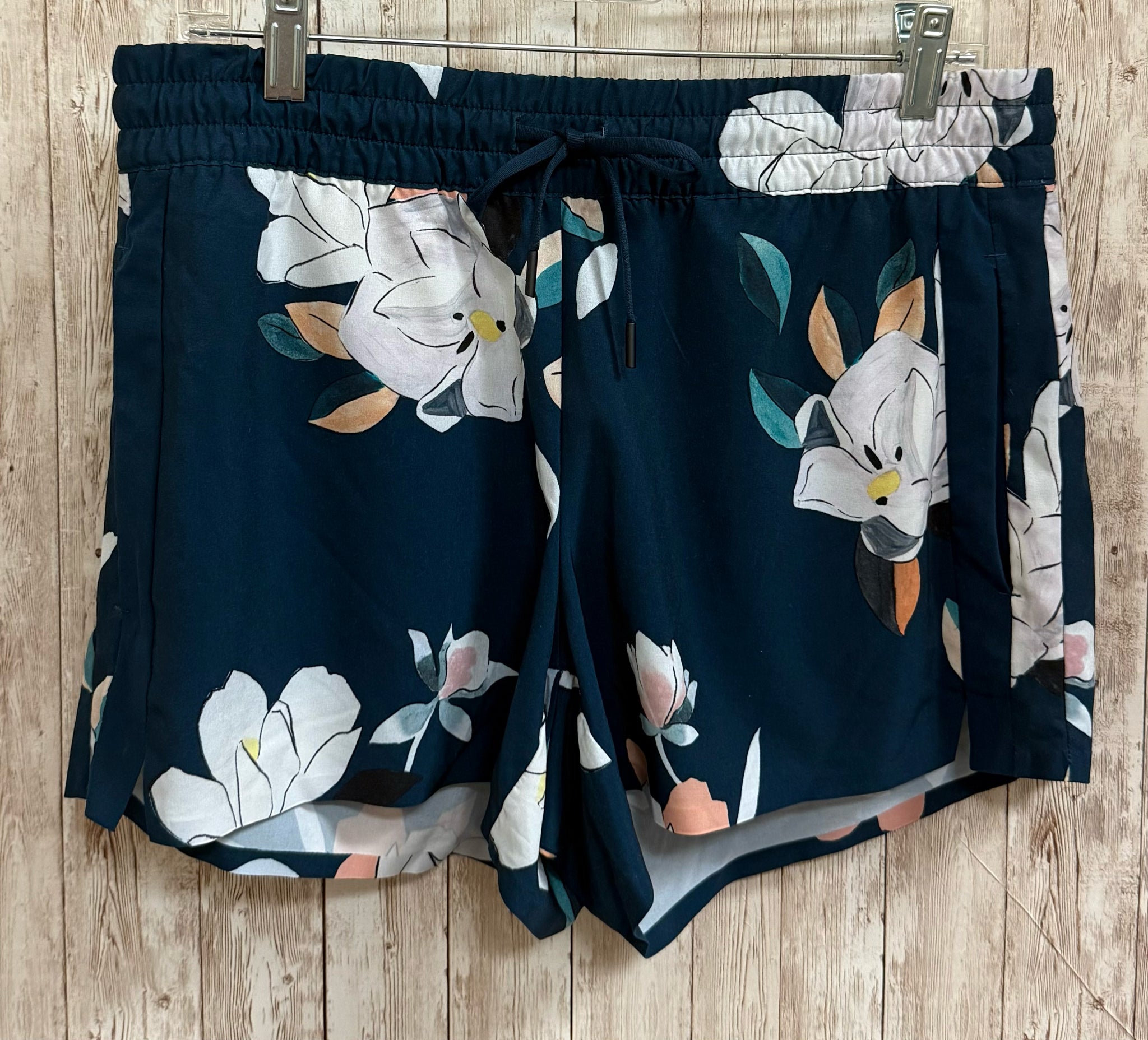 Size 10 ATHLETA NAVY FLORAL Shorts
