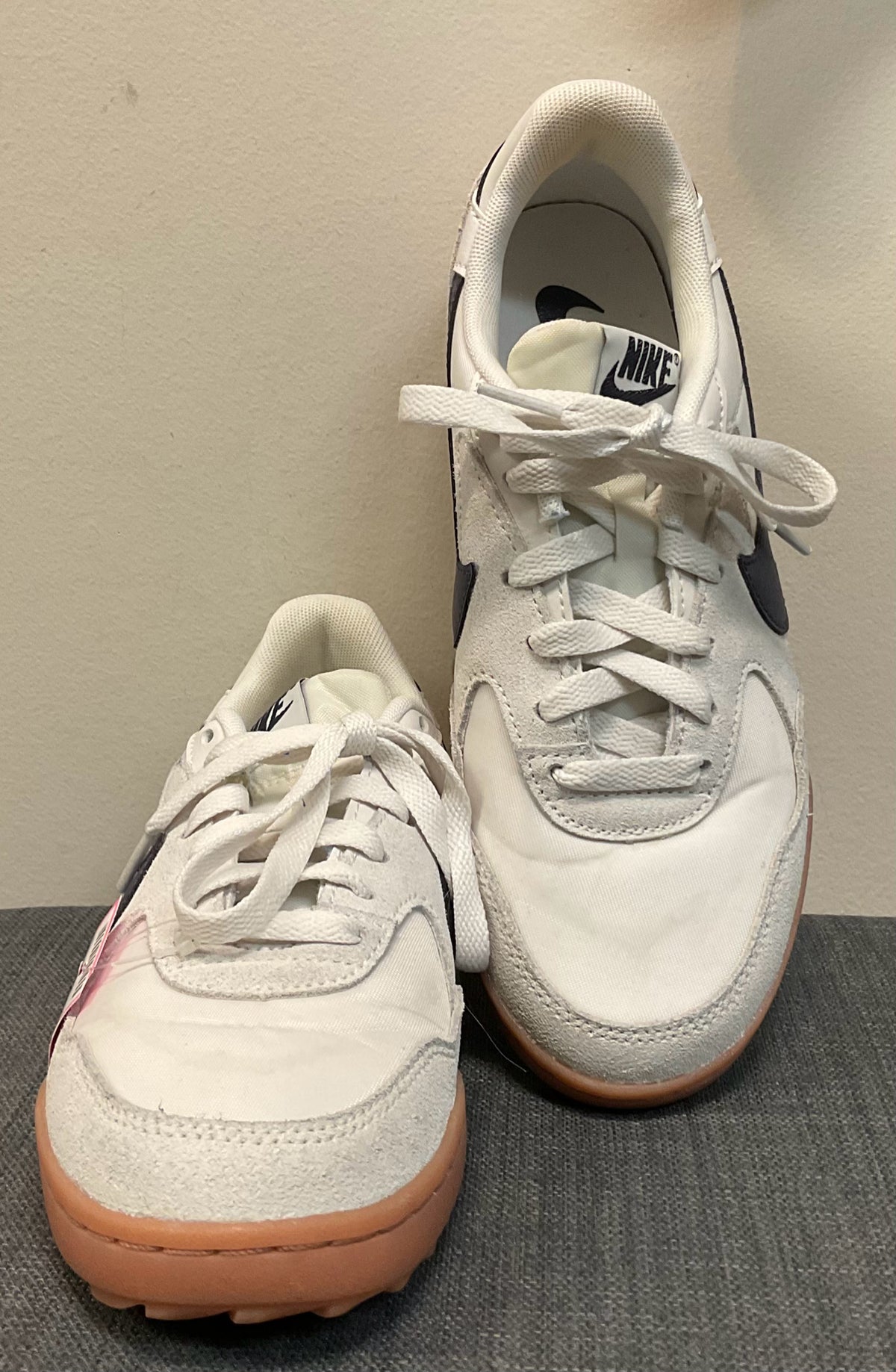 7 NIKE WHITE AND NAVY Sneakers