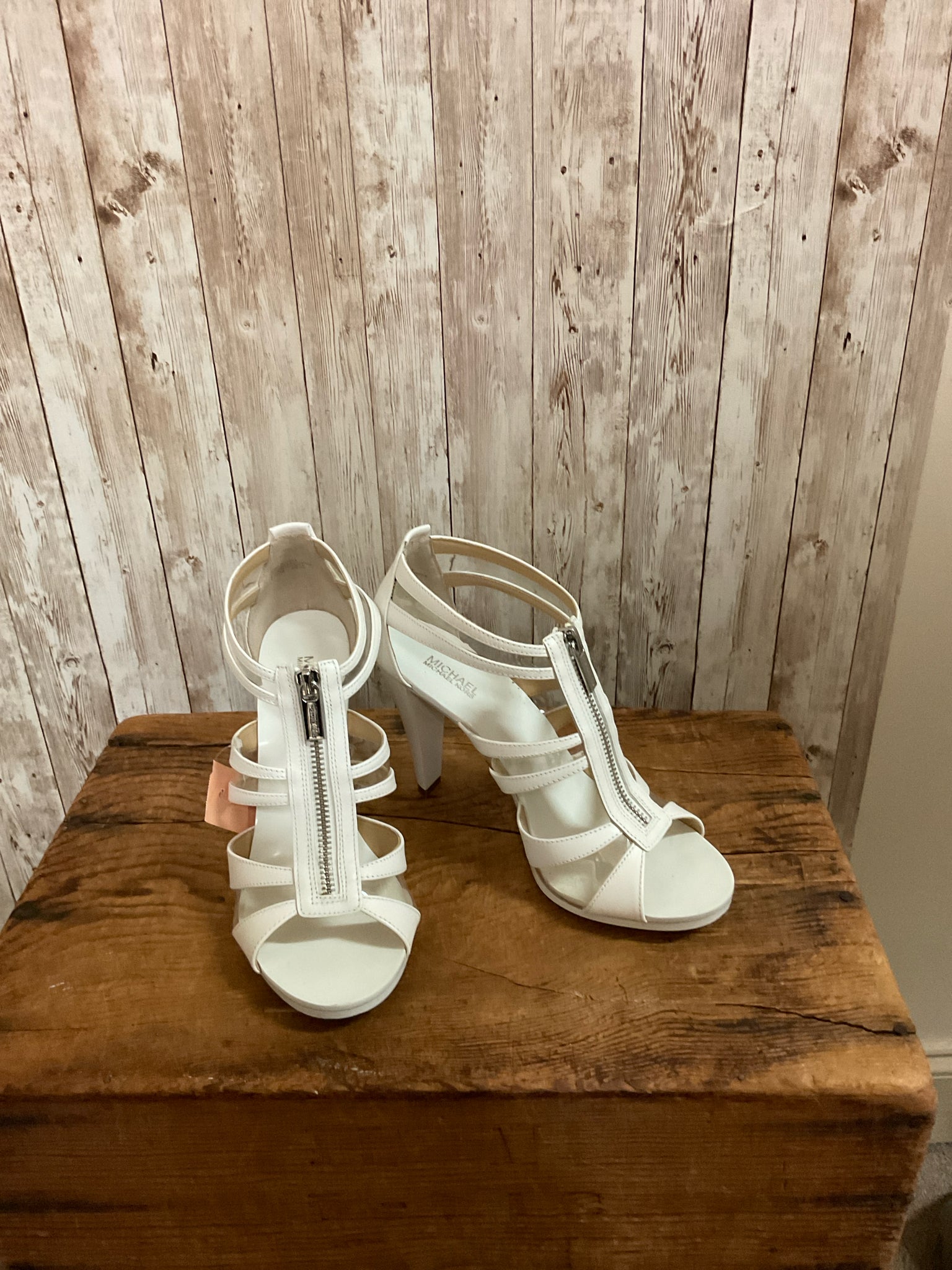 MICHAEL KORS 7.5 White Sandals
