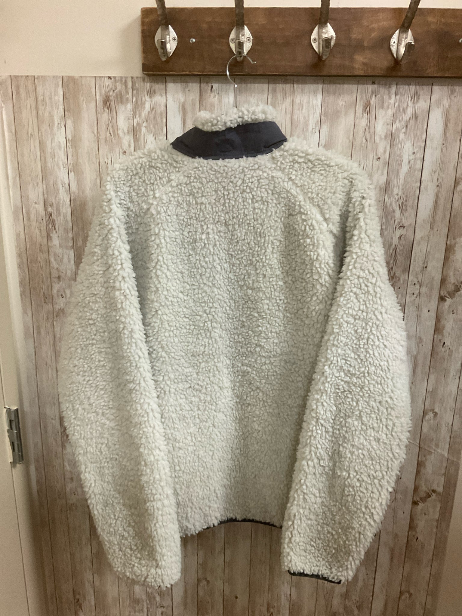 Size L/XL OBERMEYER WHITE AND GREY Jacket