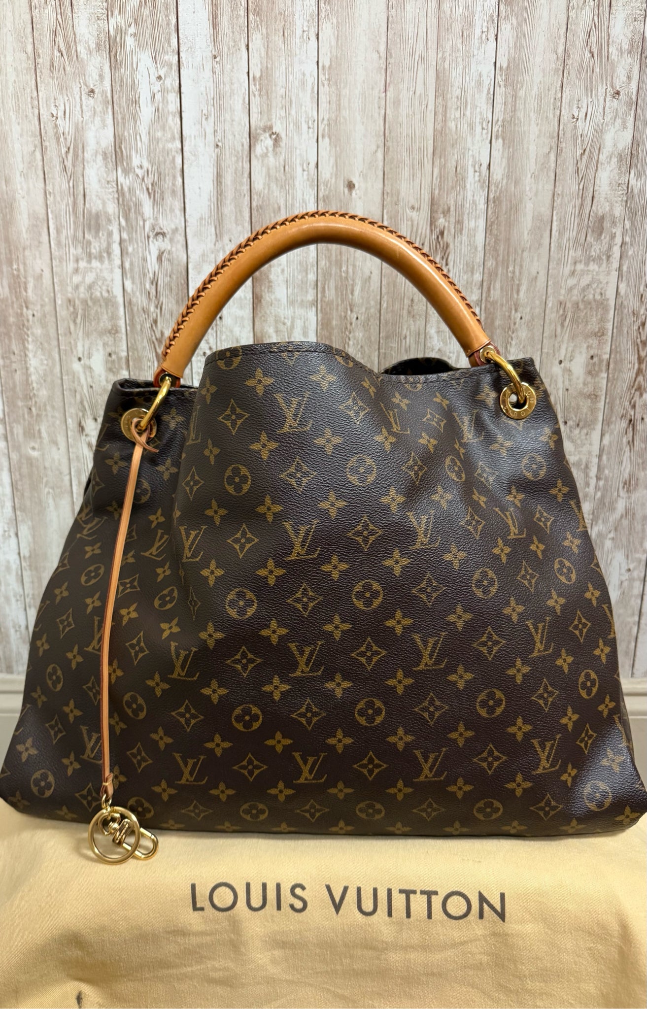 LOUIS VUITTON Tote