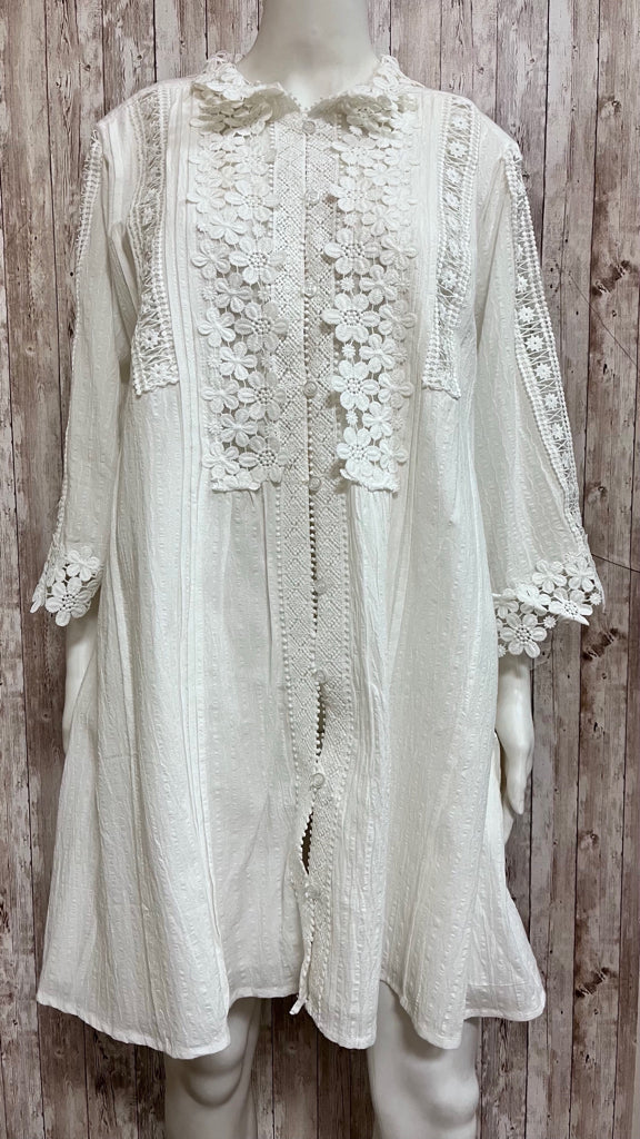 Size M VICI White Dress