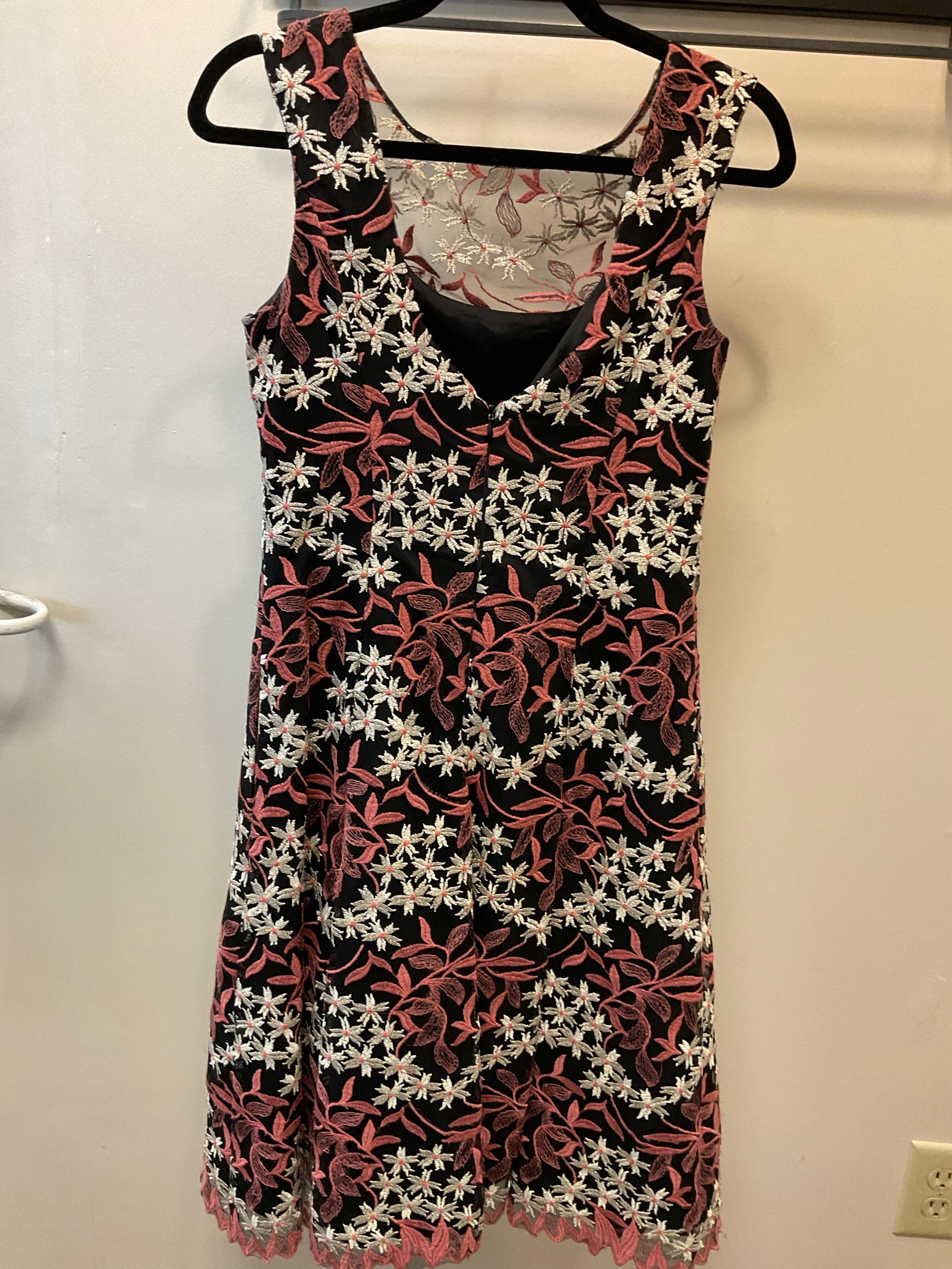 Size 2 AIDAN MATTOX black and pink Dress