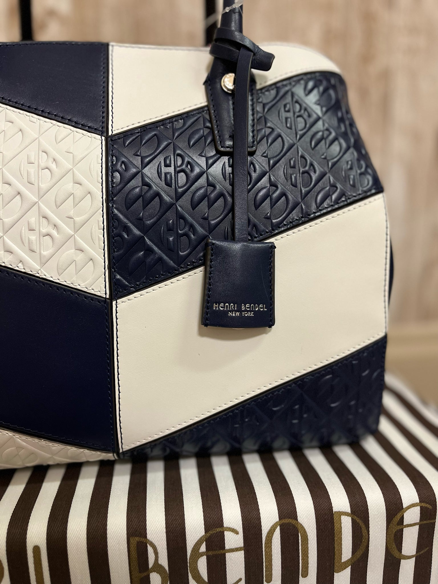 HENRI BENDEL Purse