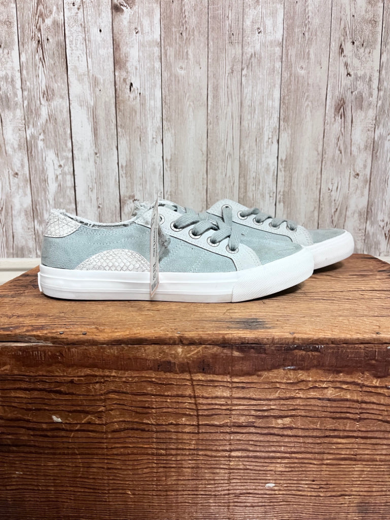 7 BLOWFISH GREY SHOES