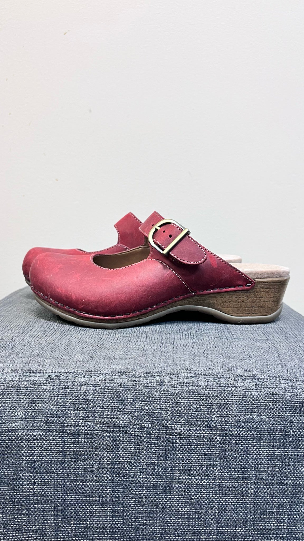 7.5 DANSKO Burgundy SHOES