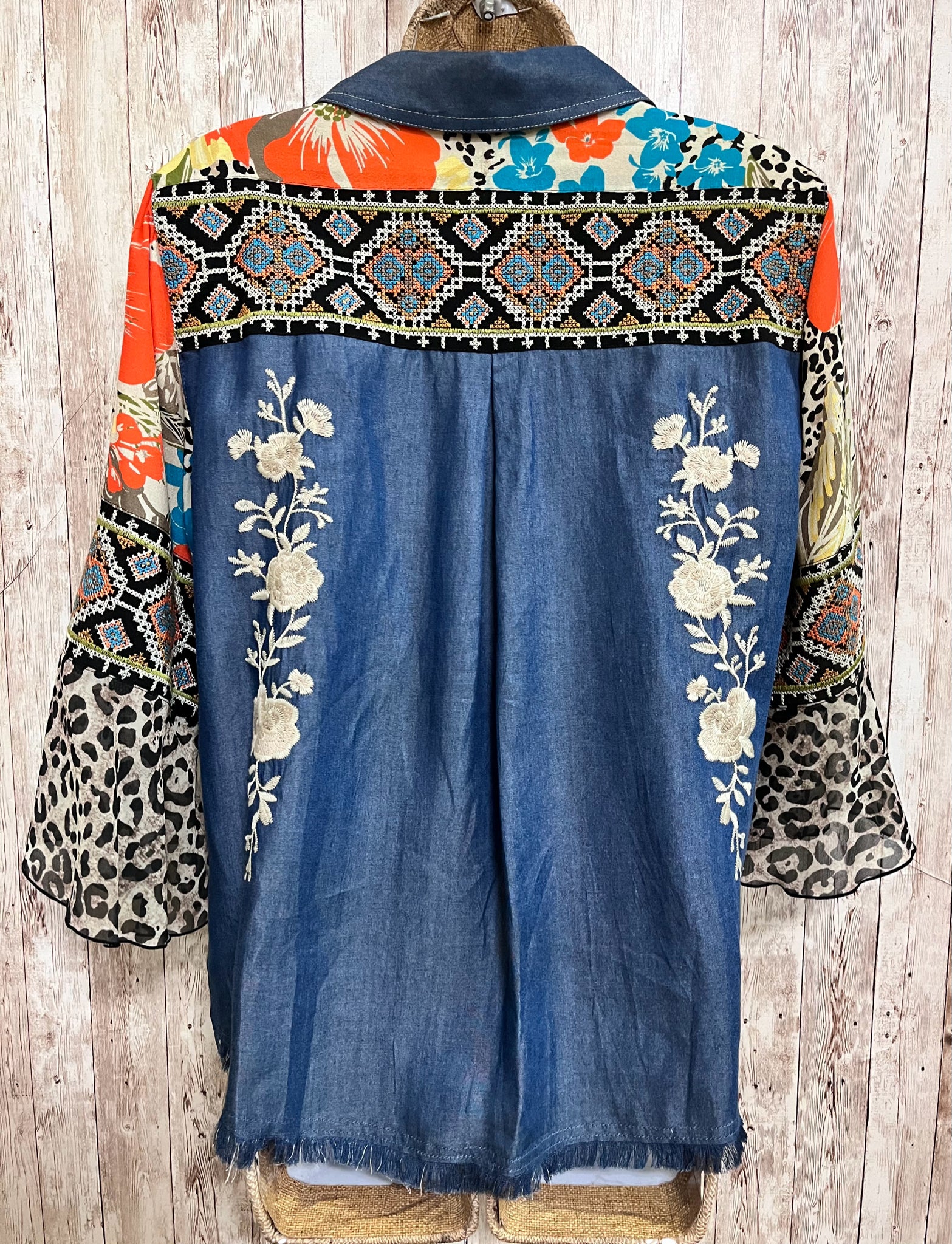 JOHN MARK Size M DENIM PRINT Top