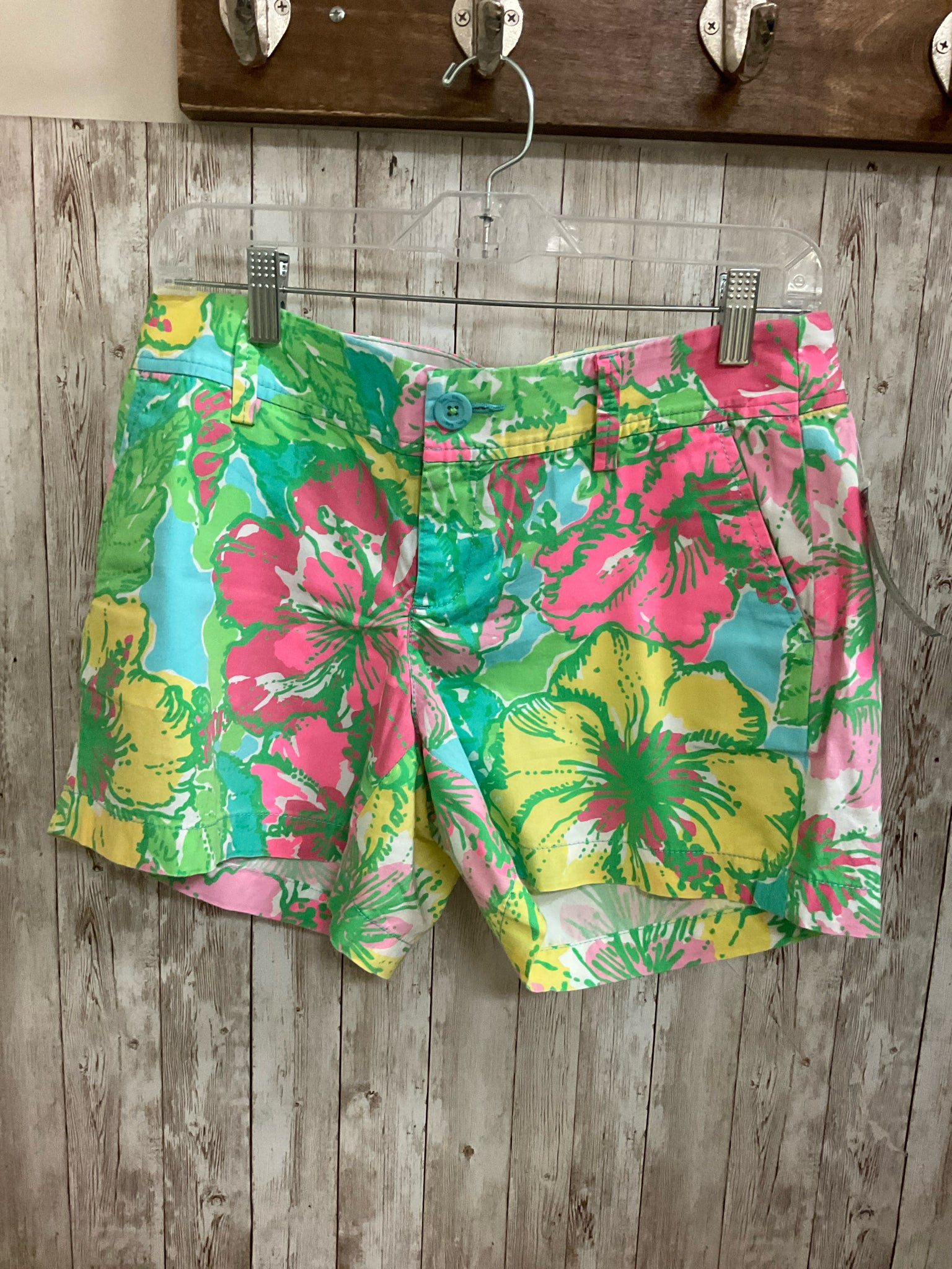 Size 8 LILLY PULITZER GREEN AND PINK Shorts