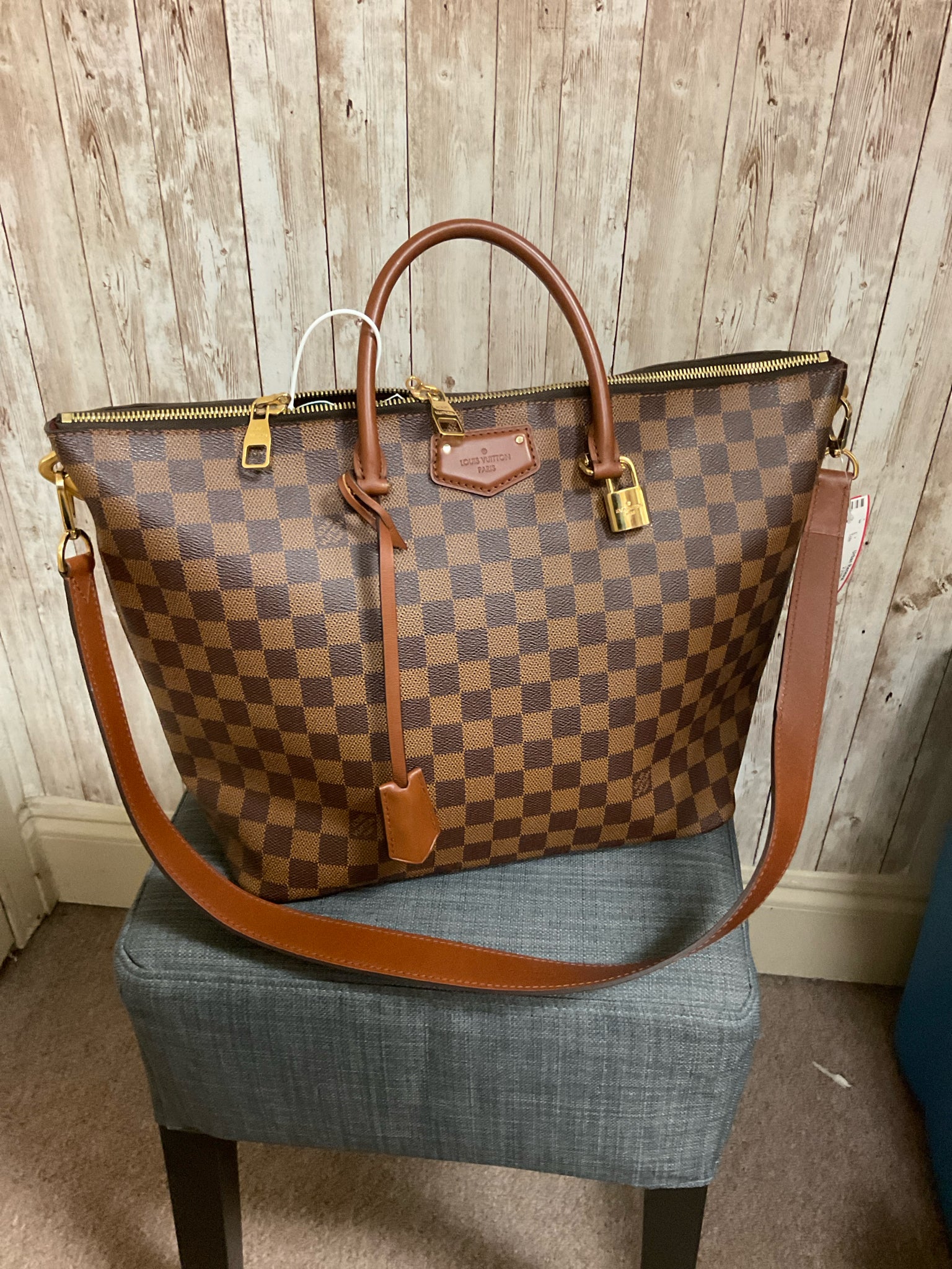 LOUIS VUITTON Tote