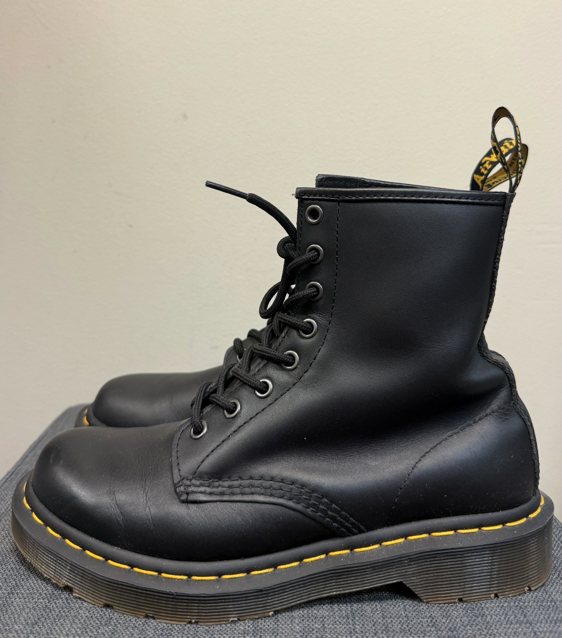 8 DR MARTENS Black Boots
