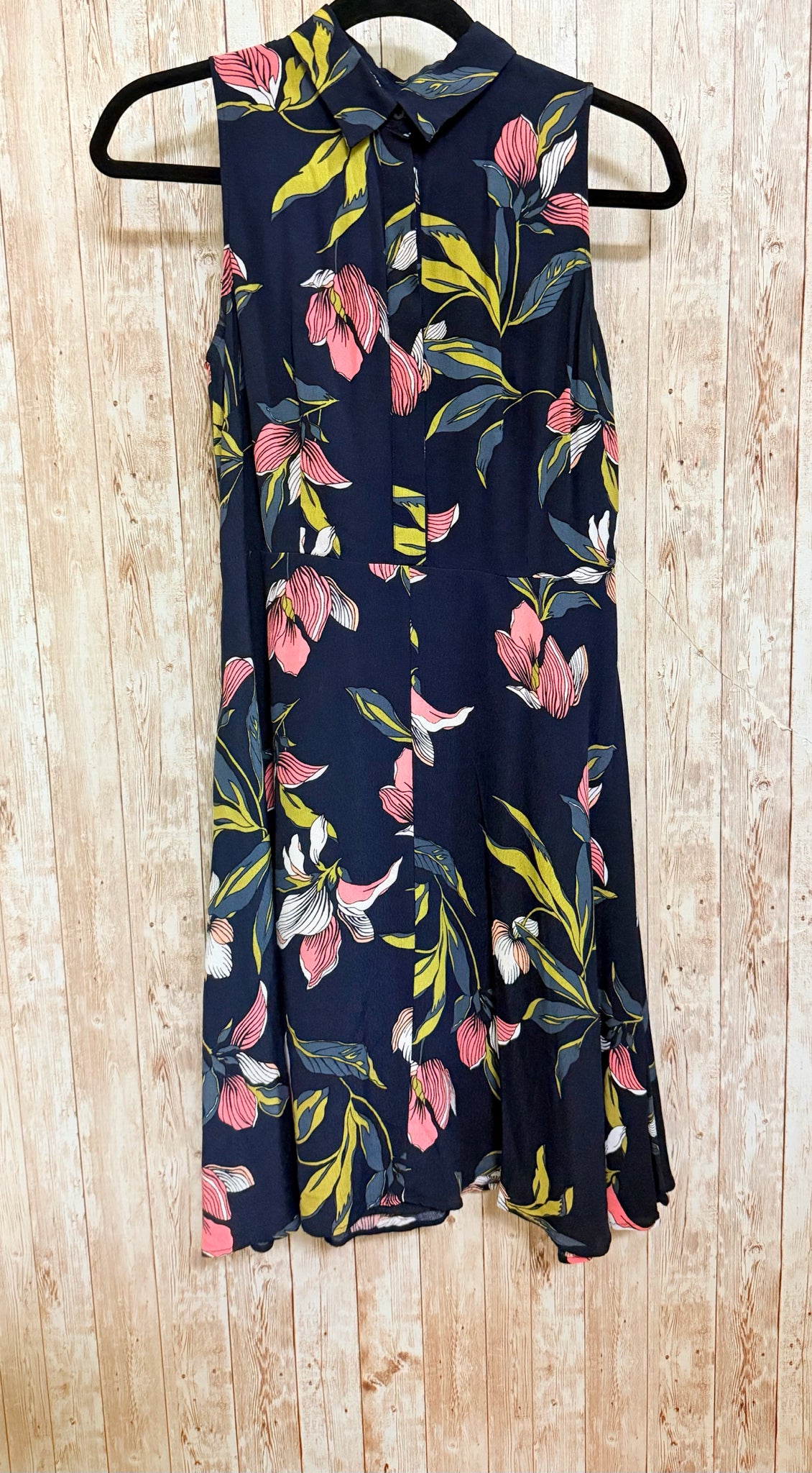 Size 4P ANN TAYLOR NAVY FLORAL Dress