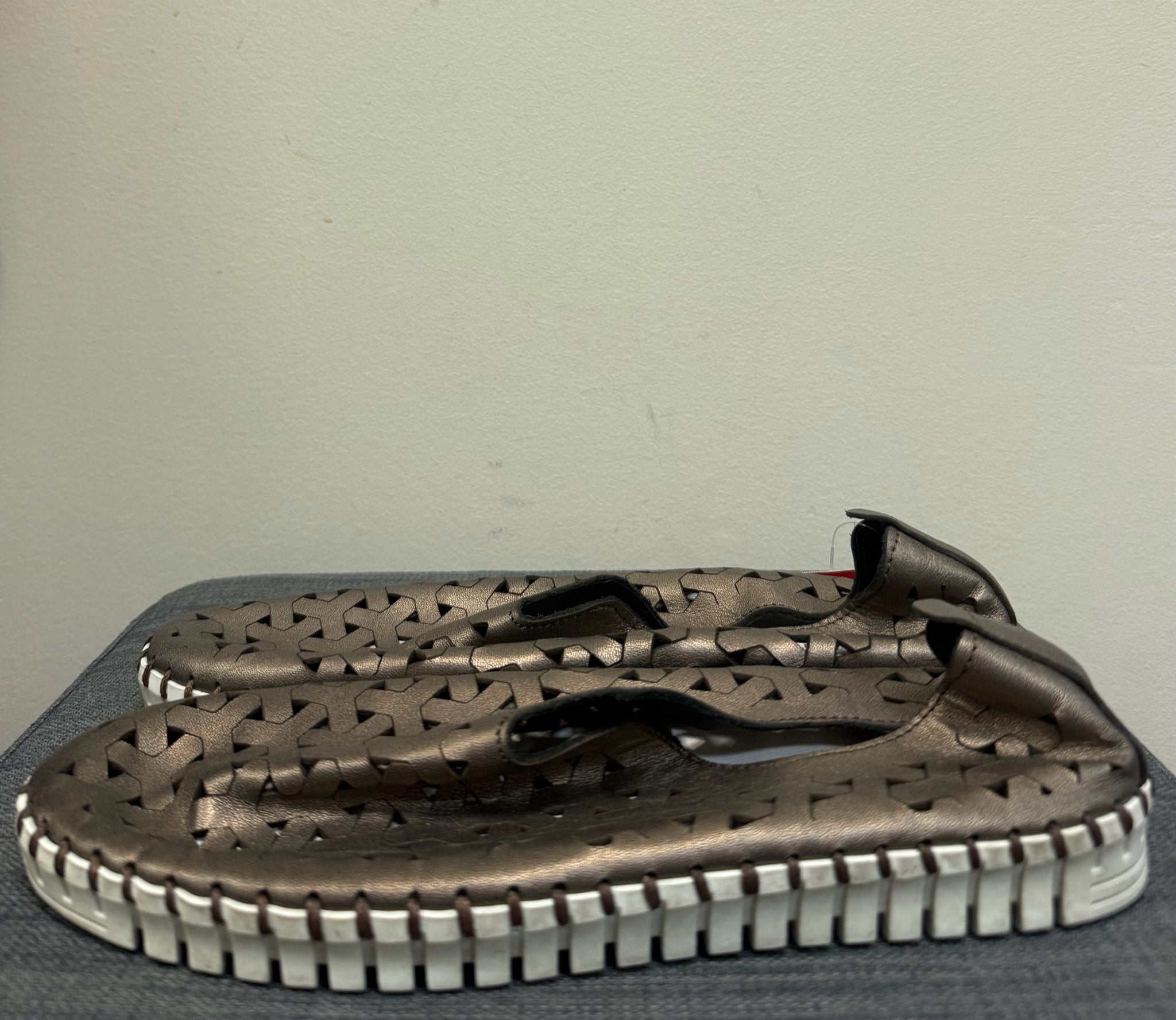 9 ERIC MICHAEL Pewter SHOES