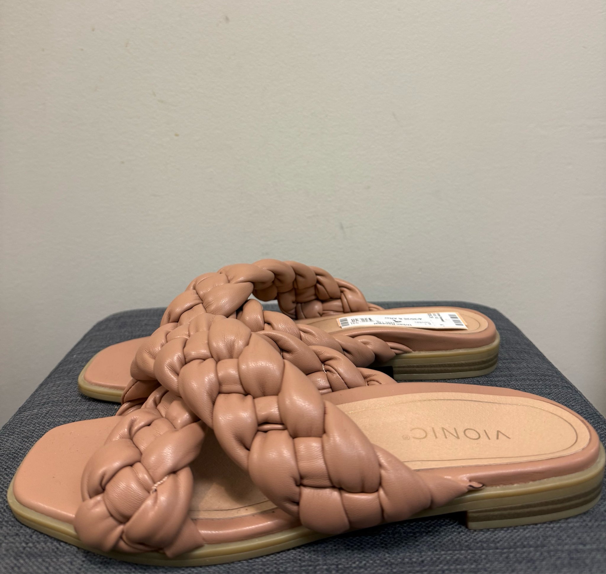 9 VIONIC Tan Sandals