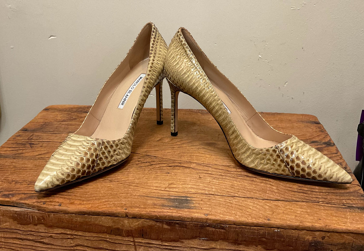 7 MANOLO BLAHNIK Tan SHOES