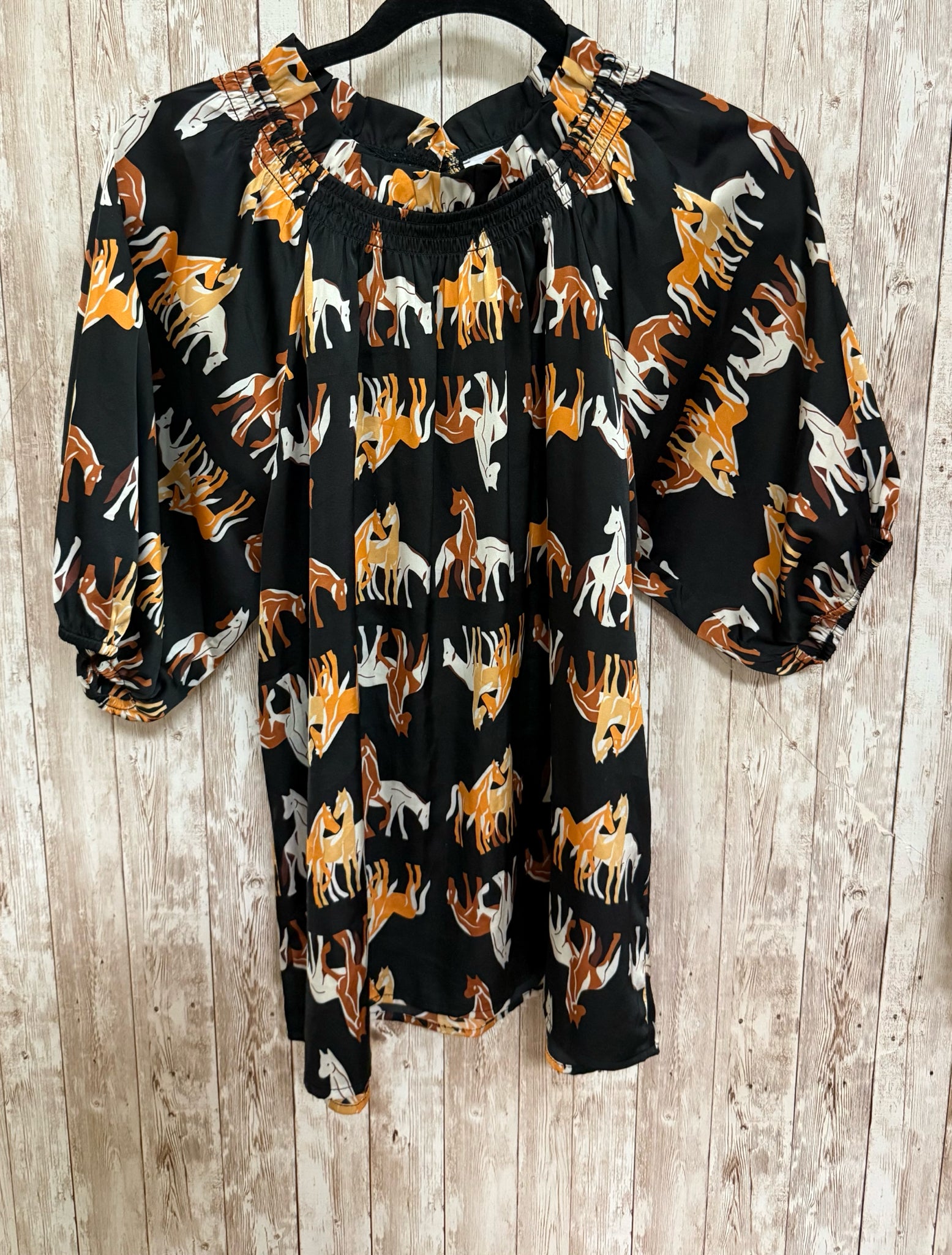 THML Size M BLACK AND YELLOW Top