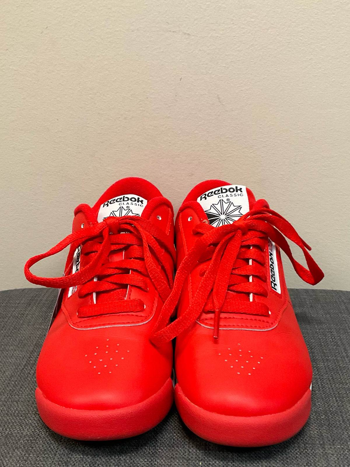 7.5 REEBOK Red Sneakers