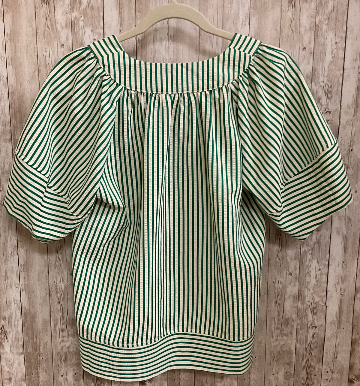 Size S ENTRO GREEN STRIPE Top
