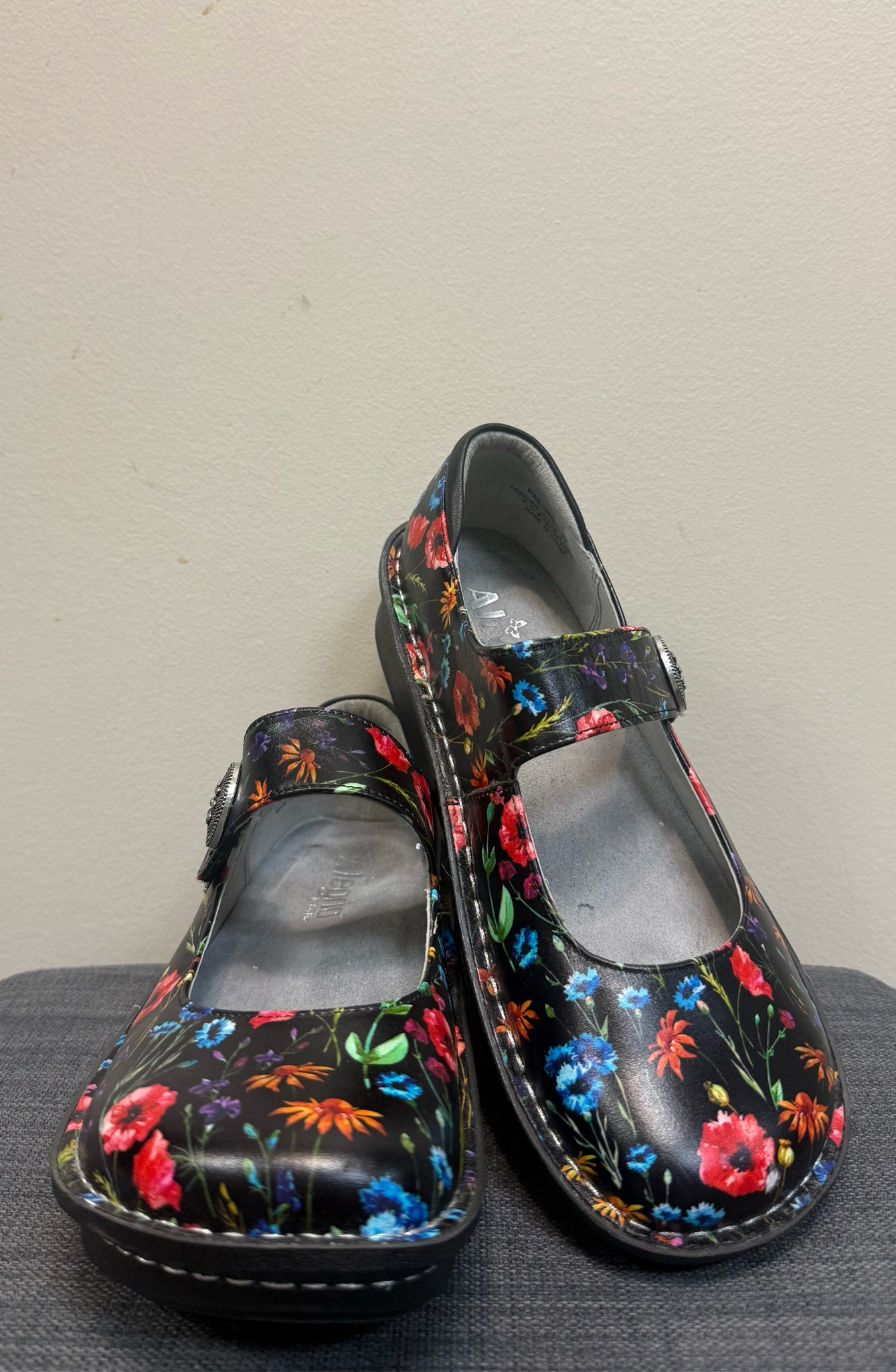 7 ALEGRIA BLACK FLORAL SHOES