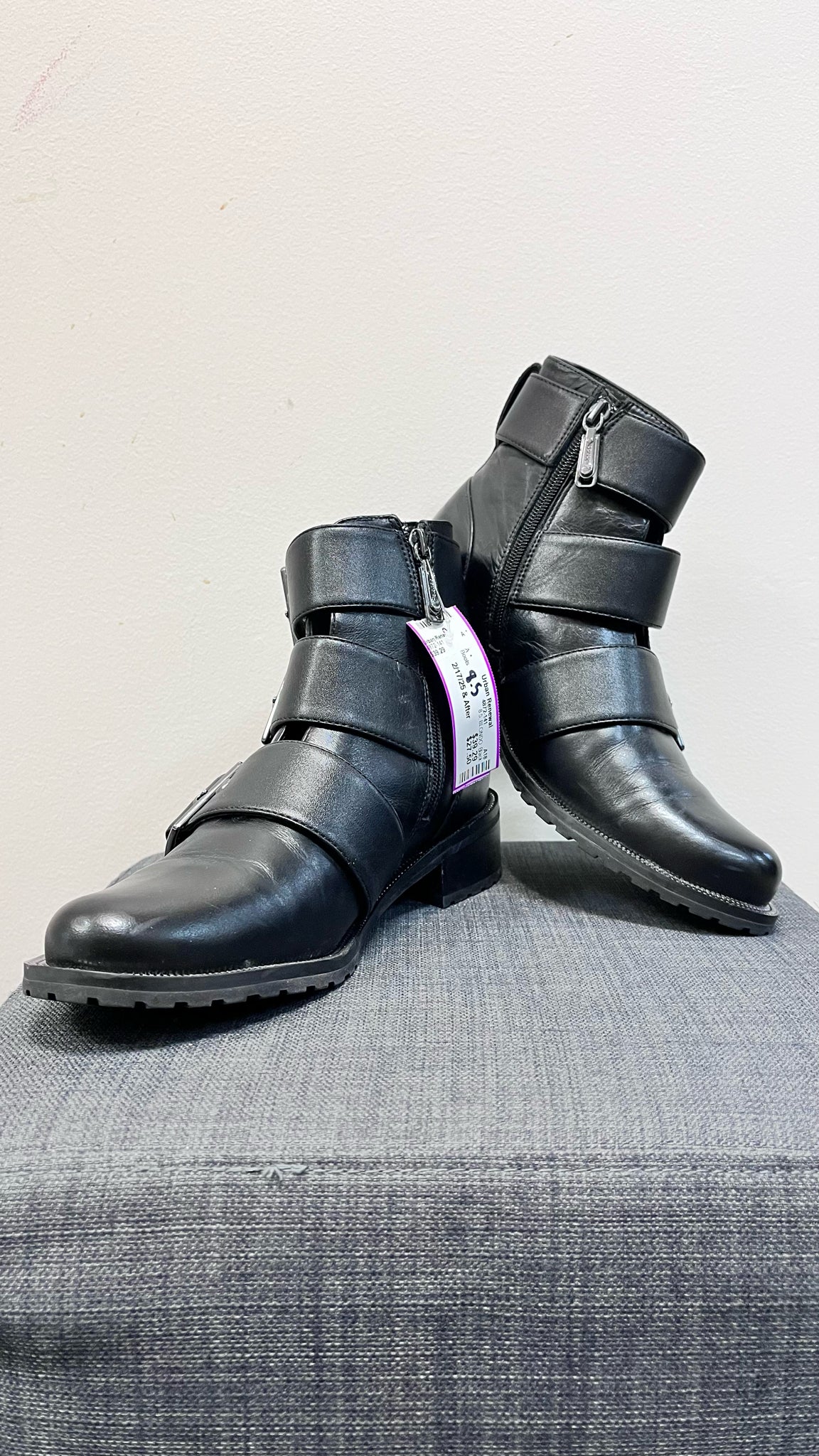 8.5 BLONDO Black Boots