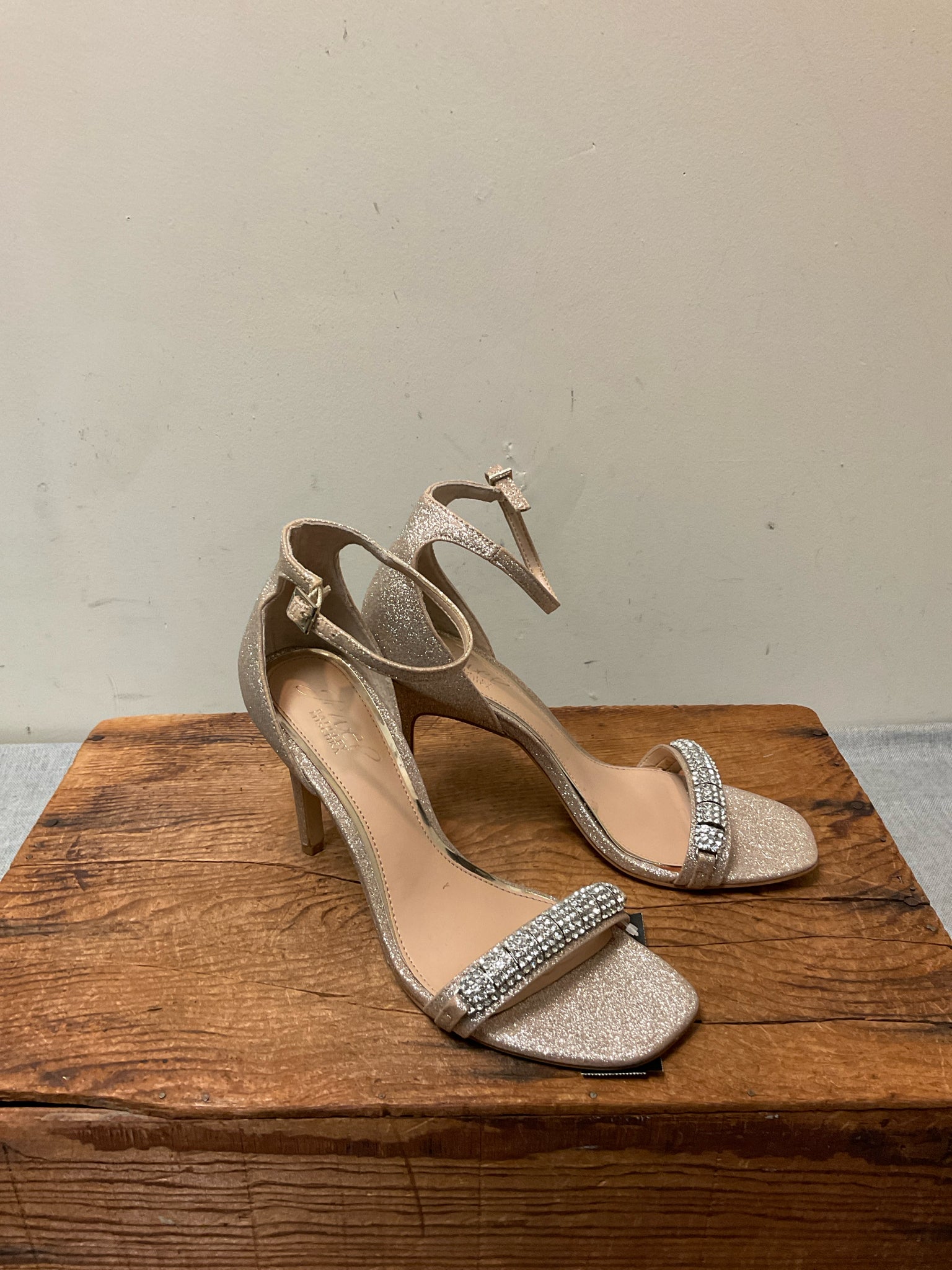 7.5 BADGLEY MISCHKA Gold SHOES