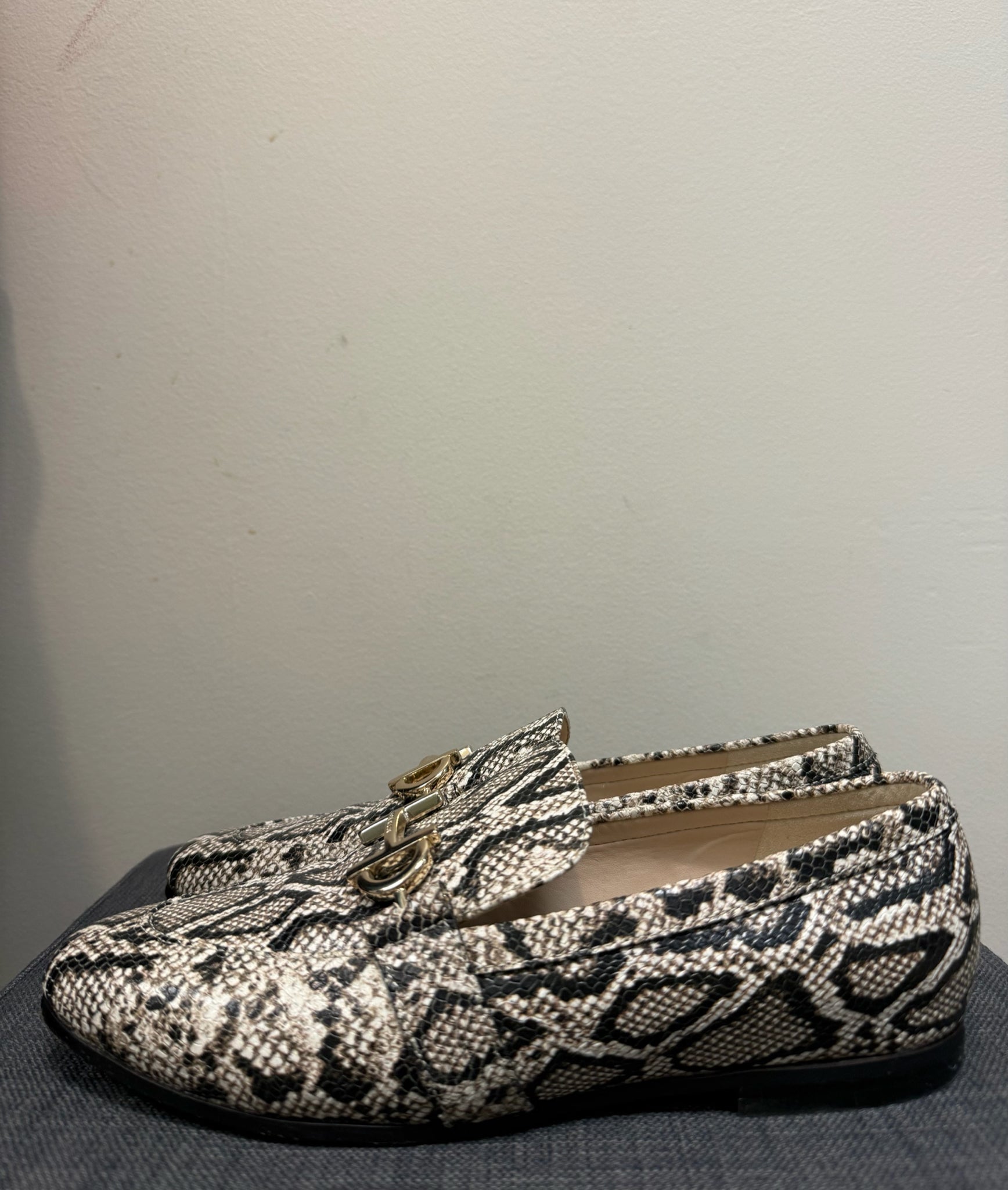 8 COLE HAAN SNAKE SHOES